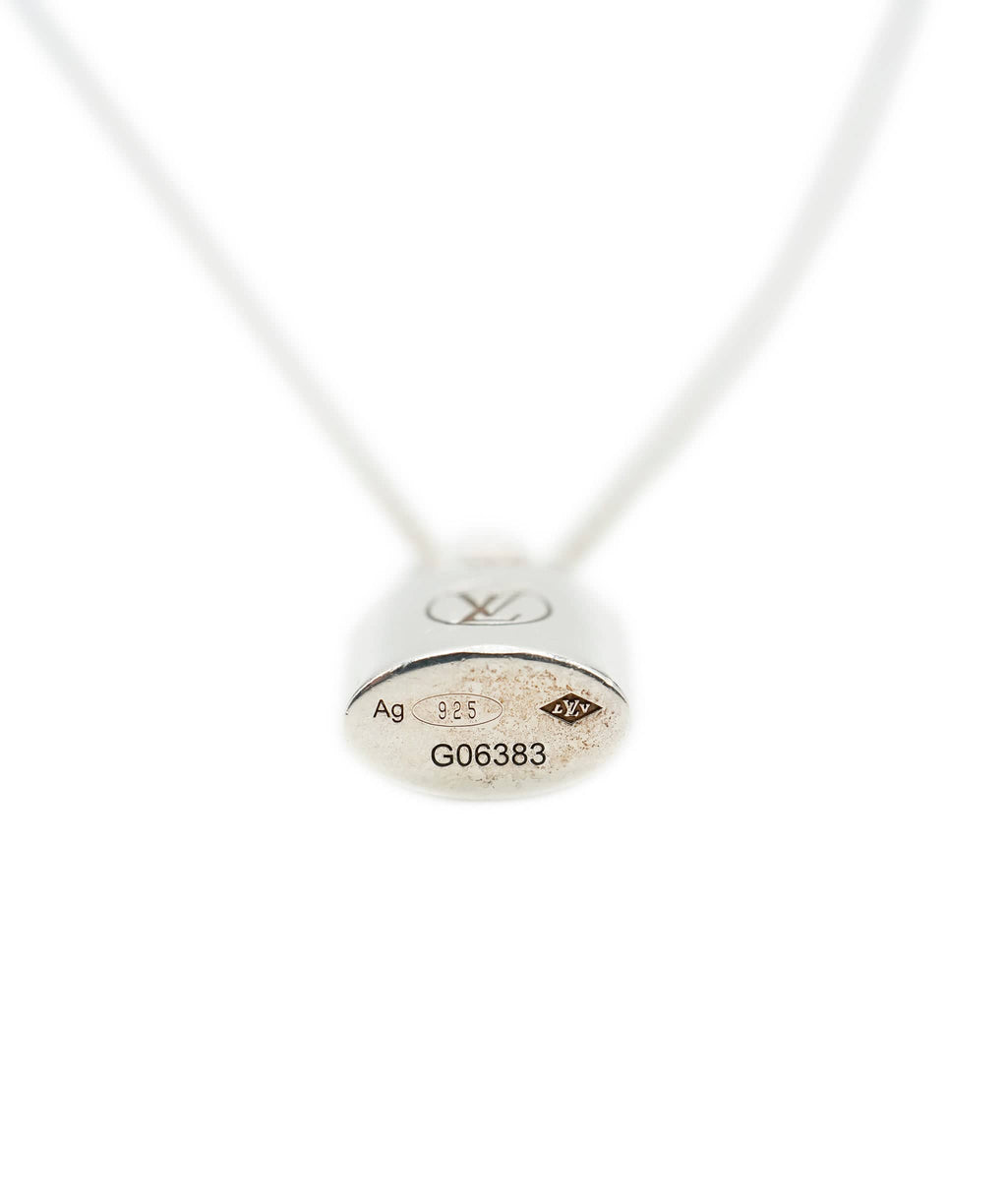 Louis Vuitton Sterling Silver Lockit pendant on Chain AHC1319 –  LuxuryPromise