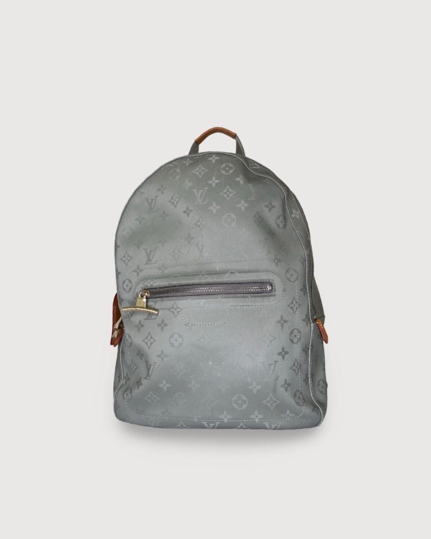 Louis Vuitton Louis Vuitton Rucksack Grey