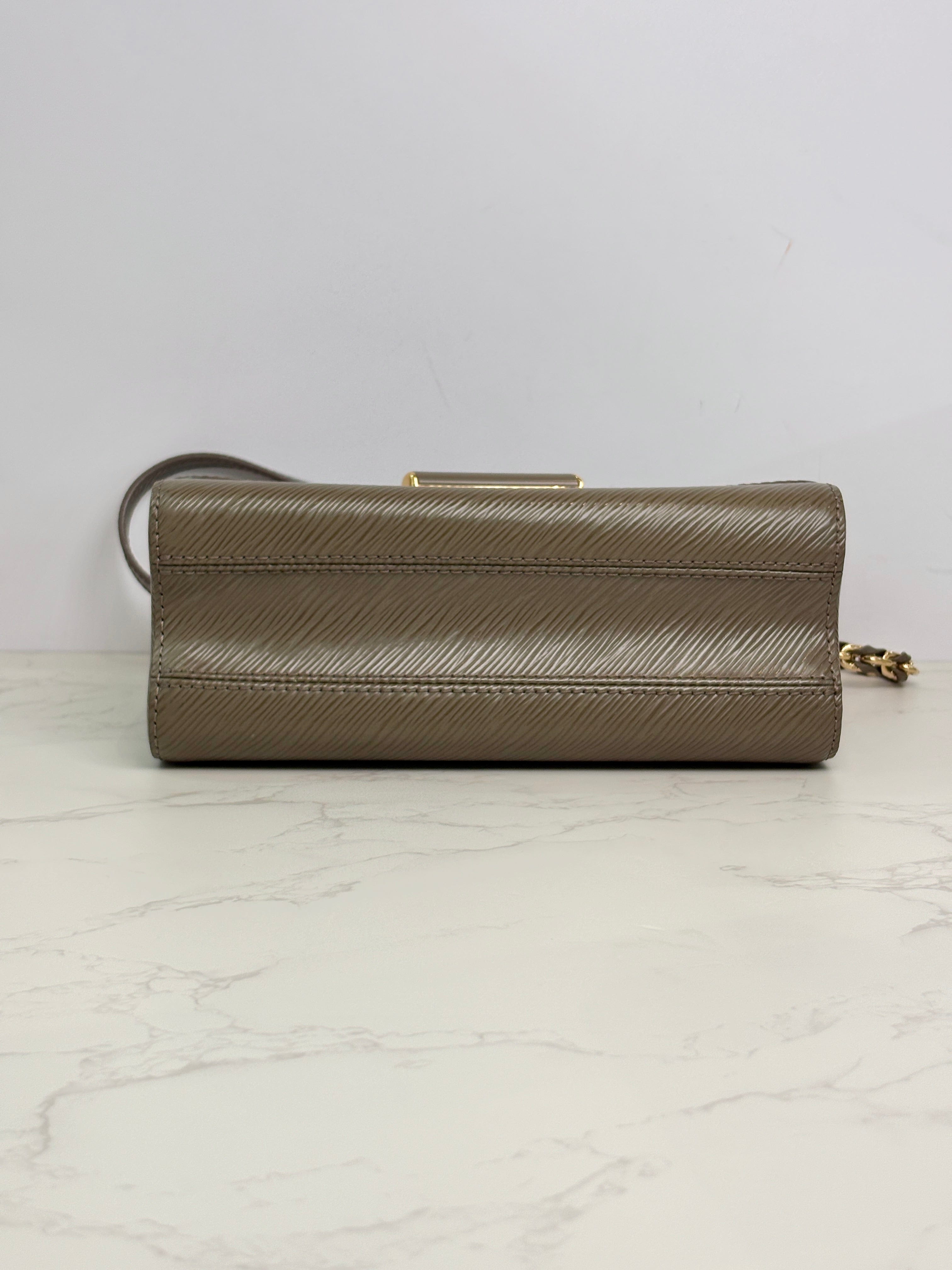 Louis Vuitton Louis Vuitton Twist Epi MM 23cm