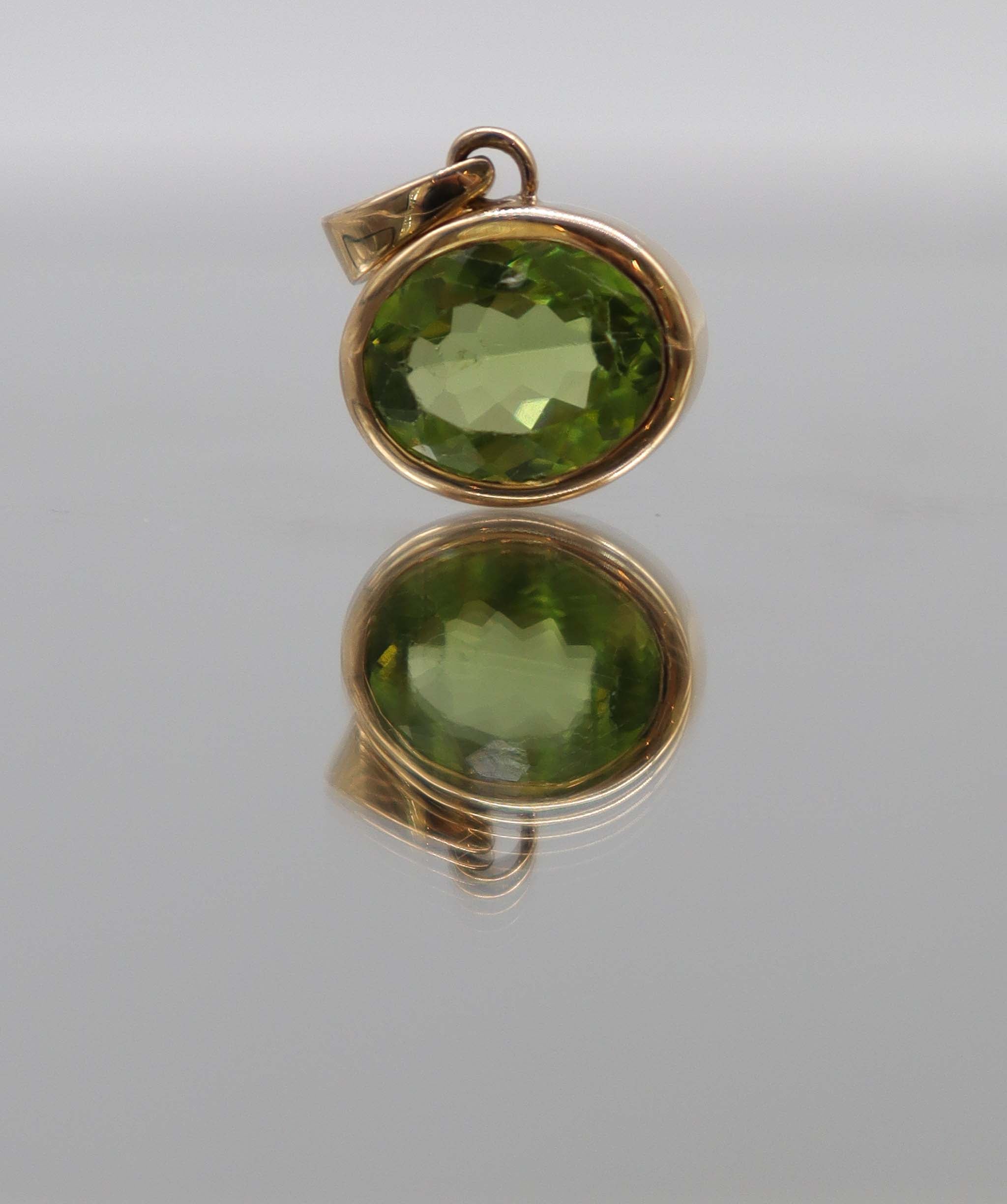 Luxury Promise 2 carat peridot bezel east west 18k dxbd0480c