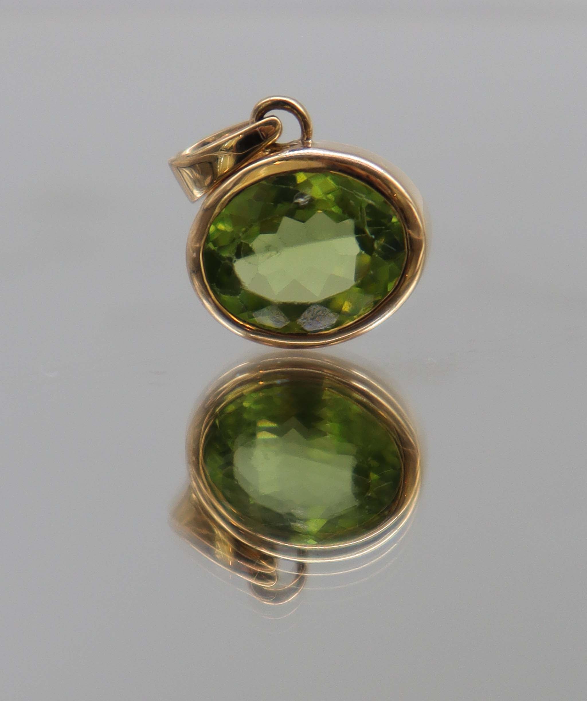 Luxury Promise 2 carat peridot bezel east west 18k dxbd0480c