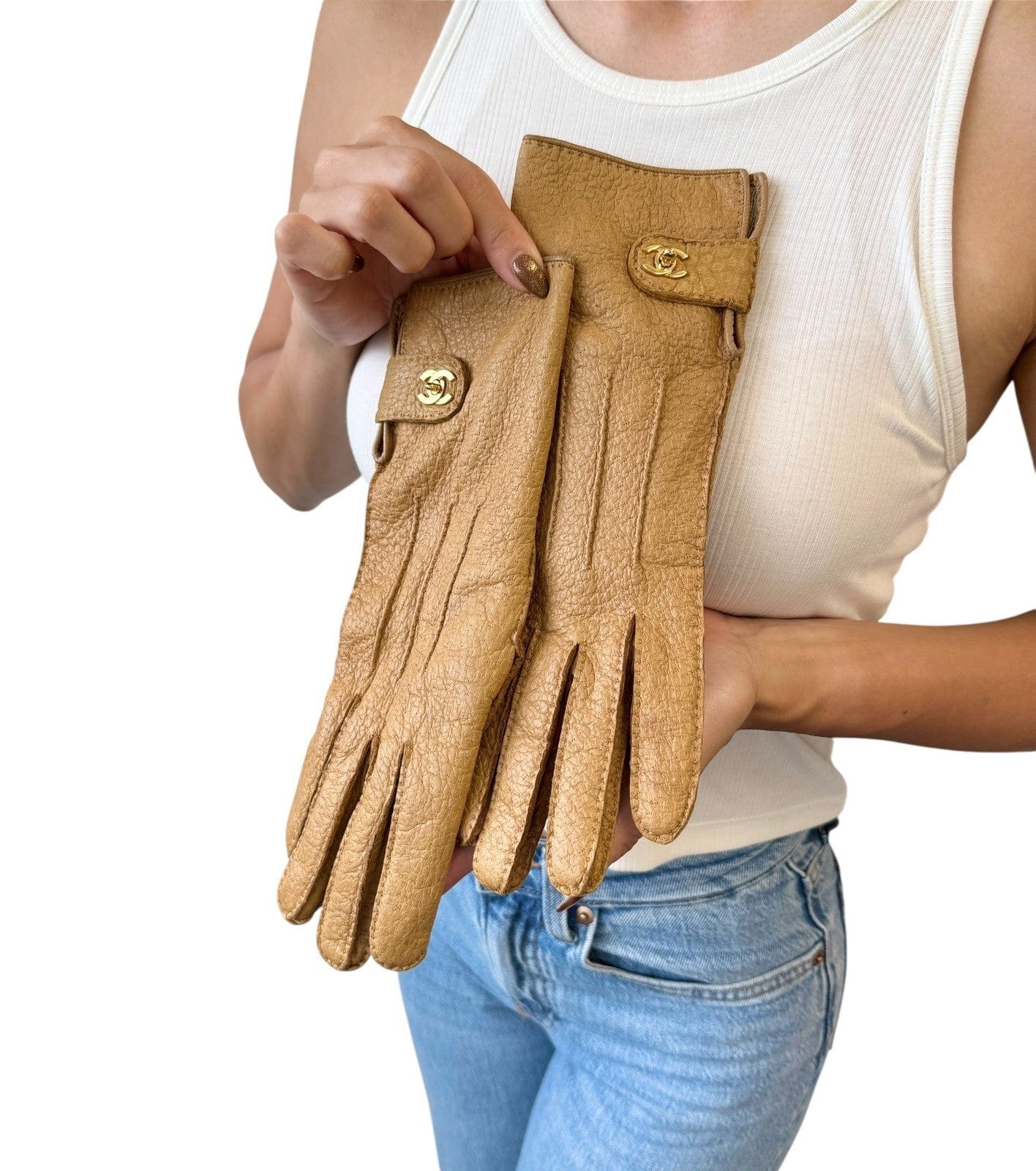 Luxury Promise CHANEL Vintage CC Mark Logo Gloves Turn Lock #7.5 Leather Light Brown Gold