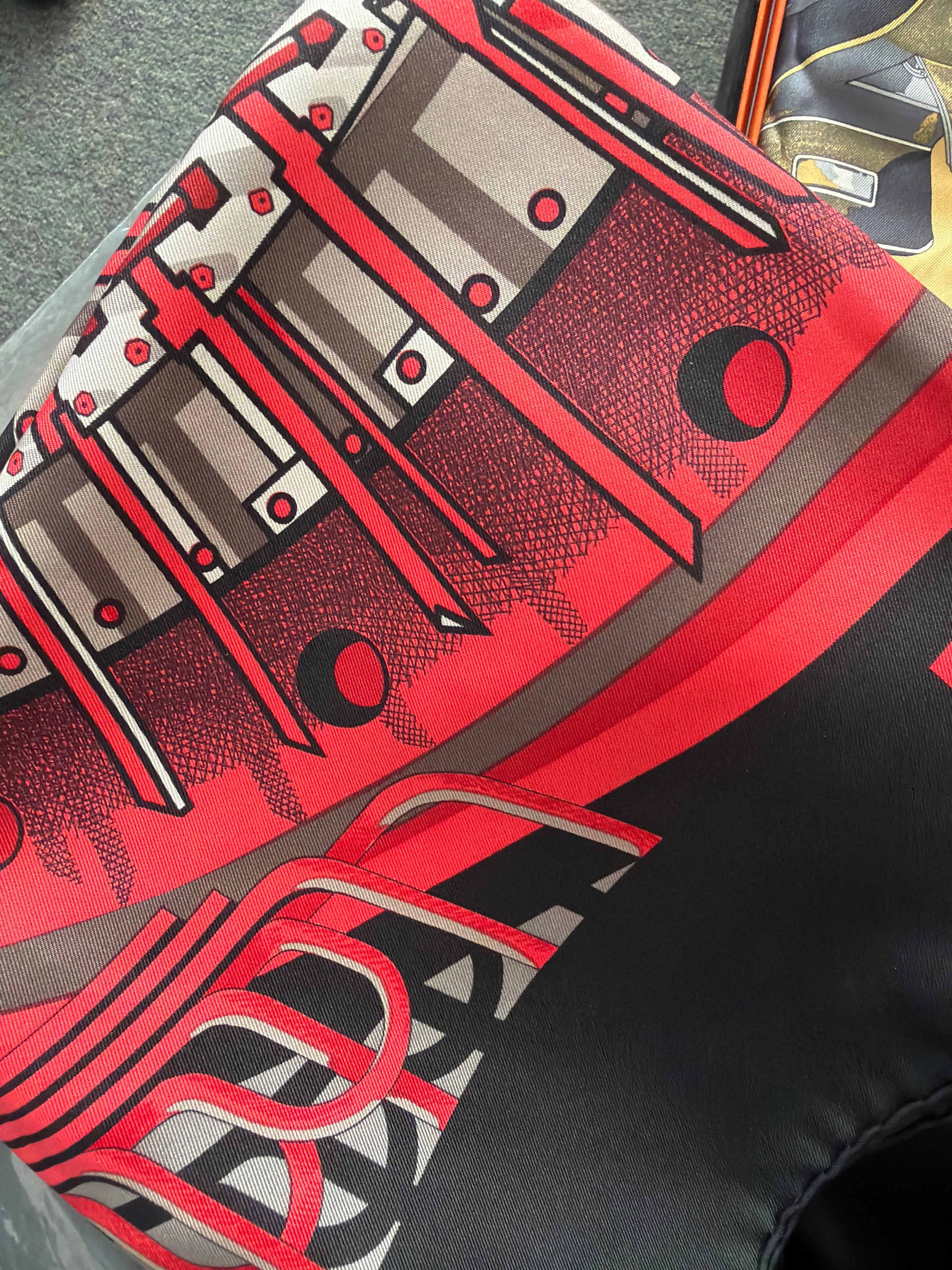 Luxury Promise Red and black Hermes silk scarf - hkxf7fjv2n -  AKC1513