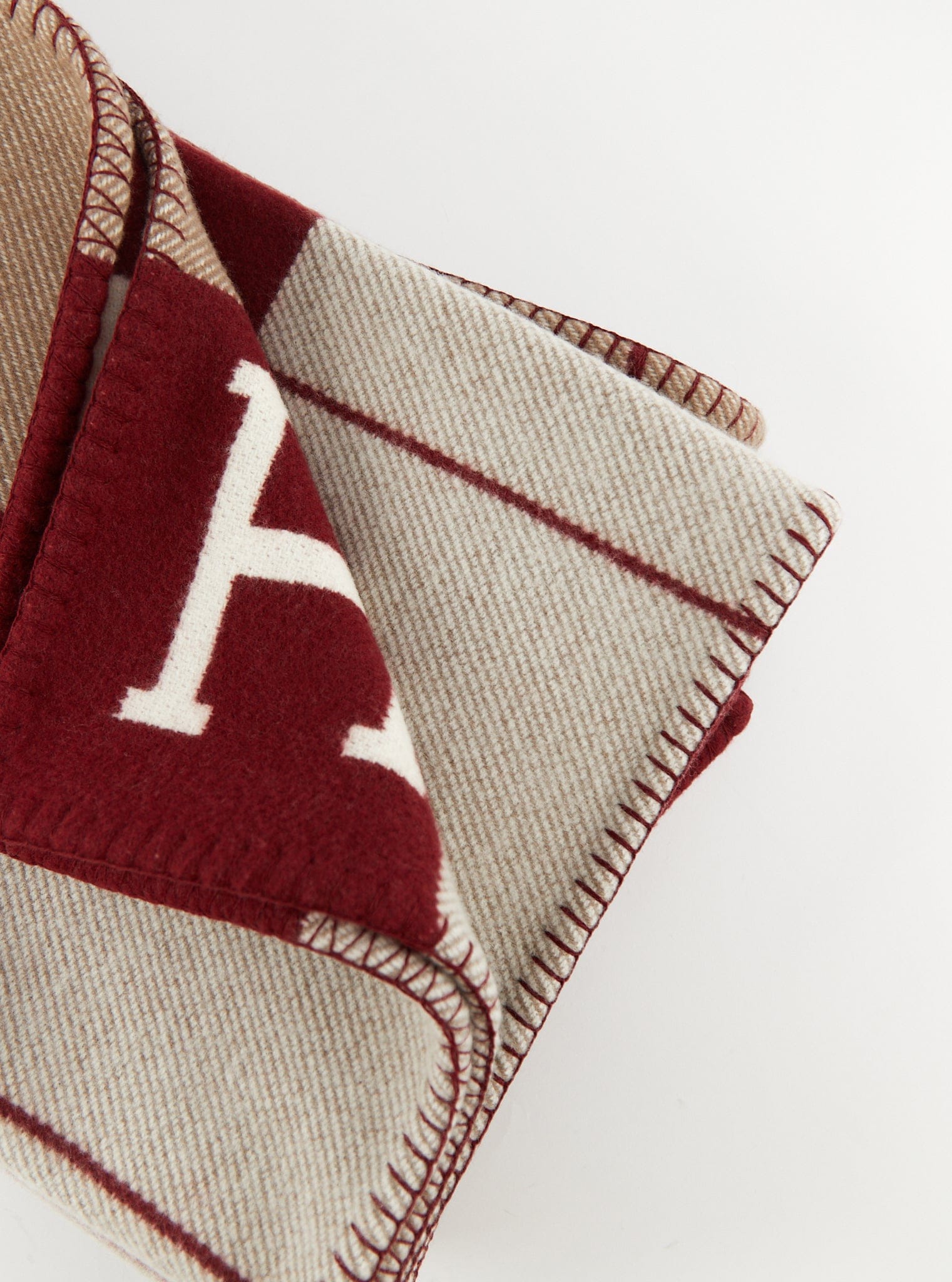 LUXURY PROMISE *HK LOCATED* HERMÈS AVALON III THROW BLANKET Rouge H & Ecru