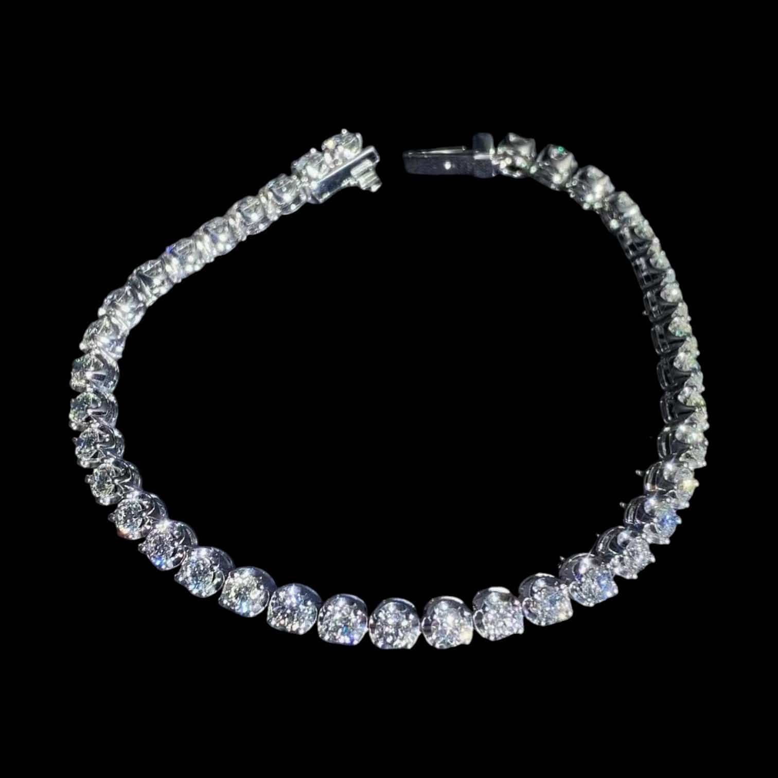 Luxury Promise 4.76ct White Diamond Tennis Bracelet set in 18K Gold - 17-18cm