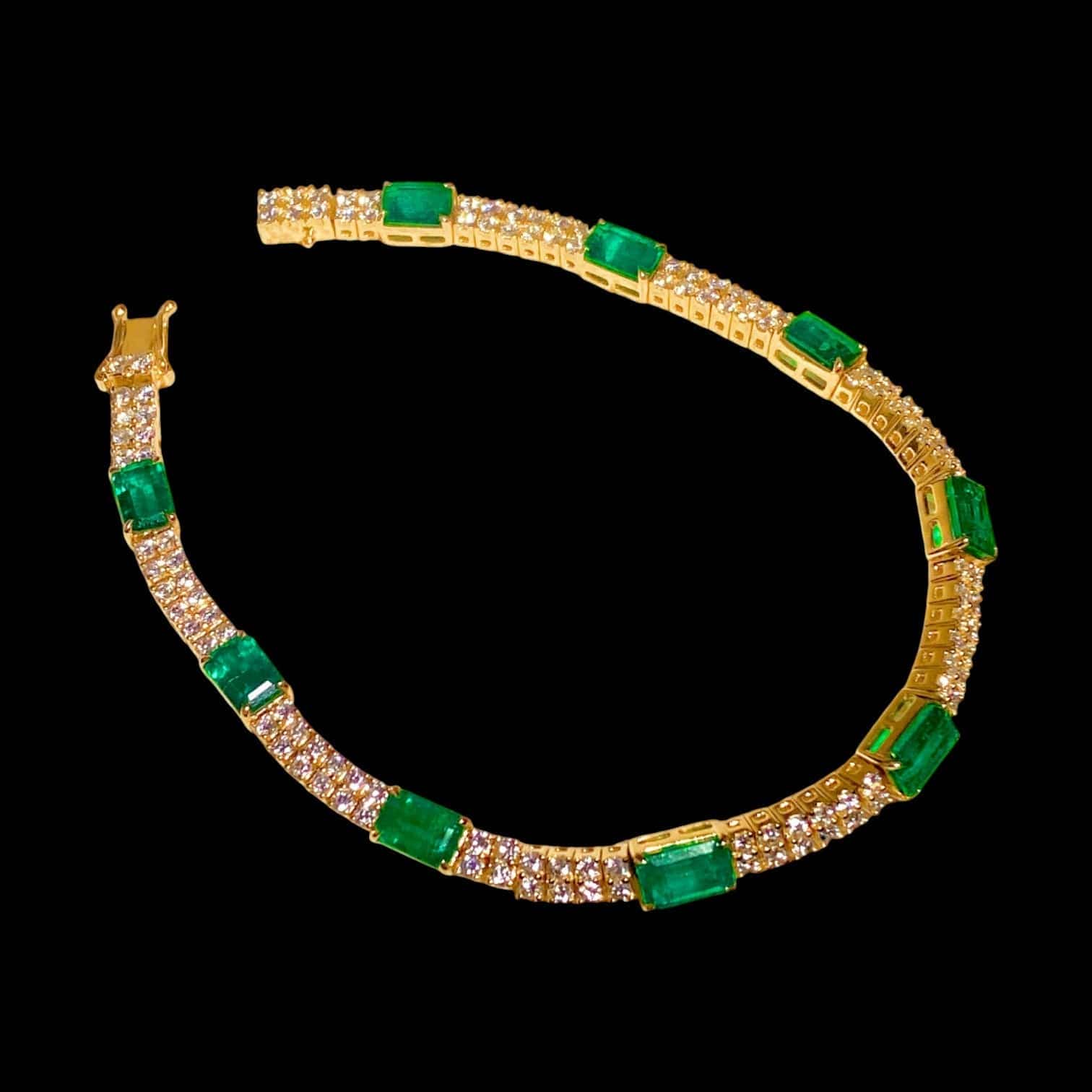 Luxury Promise 5.06ct Emerald & 1.803ct Diamond Bracelet set in 18K Yellow Gold