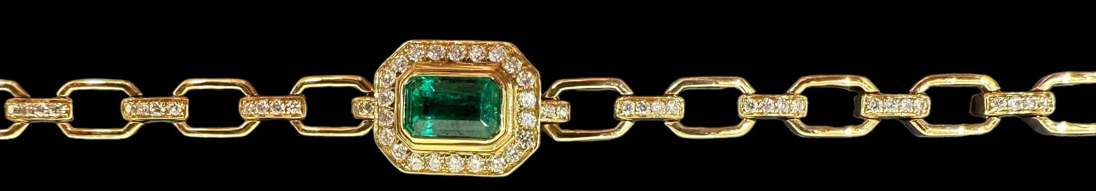 Luxury Promise Emerald & 18K Yellow Gold Bracelet with Diamonds