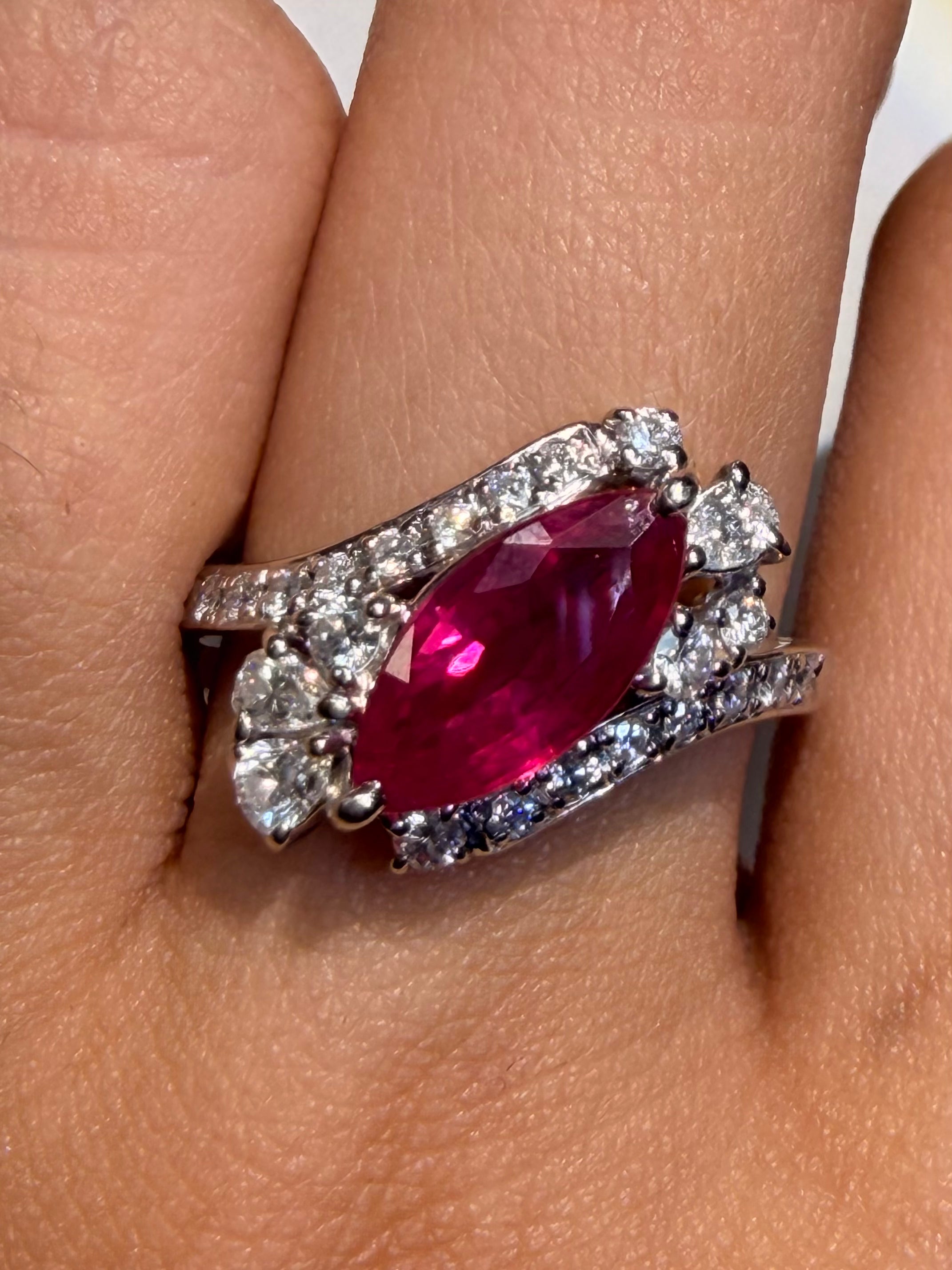 Luxury Promise Burma GIA Ruby Ring in Pt900 / R2.50ct / D0.73ct (7.5us) 3297 JJC0524