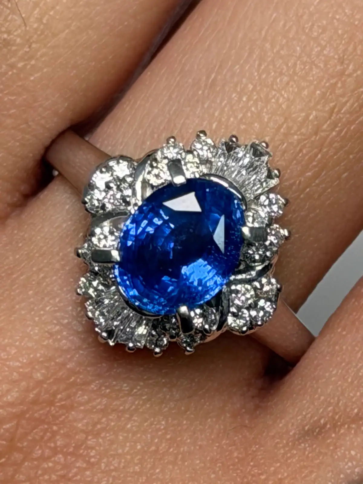 Luxury Promise Burma NH Cornflower Sapphire Ring in Pt900 - S2.57ct / D0.52ct 7873 JJC0411