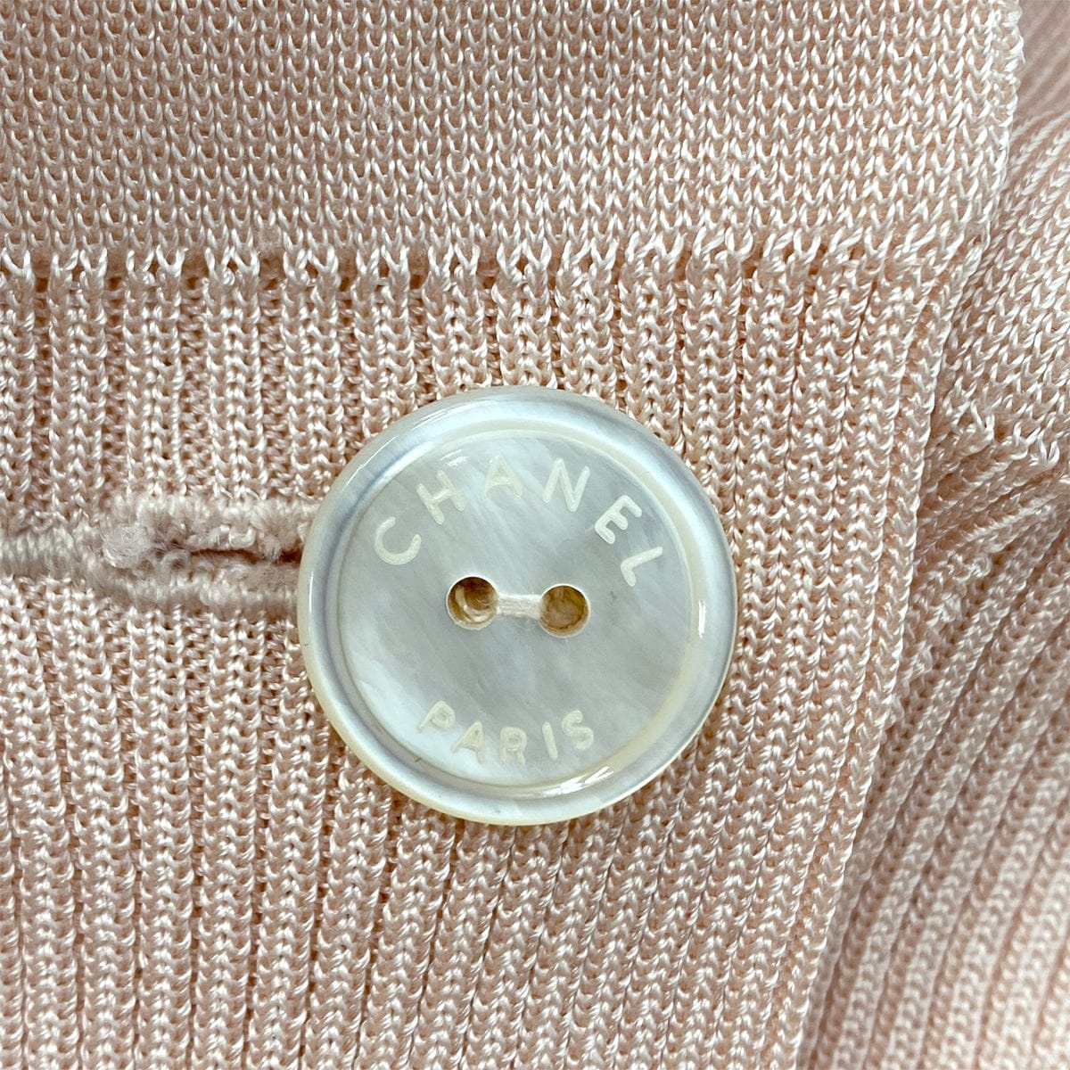 LUXURY PROMISE CHANEL COCO FAUX PEARL BUTTON CARDIGAN PINK RAYON 40 P43 RTW 90287724