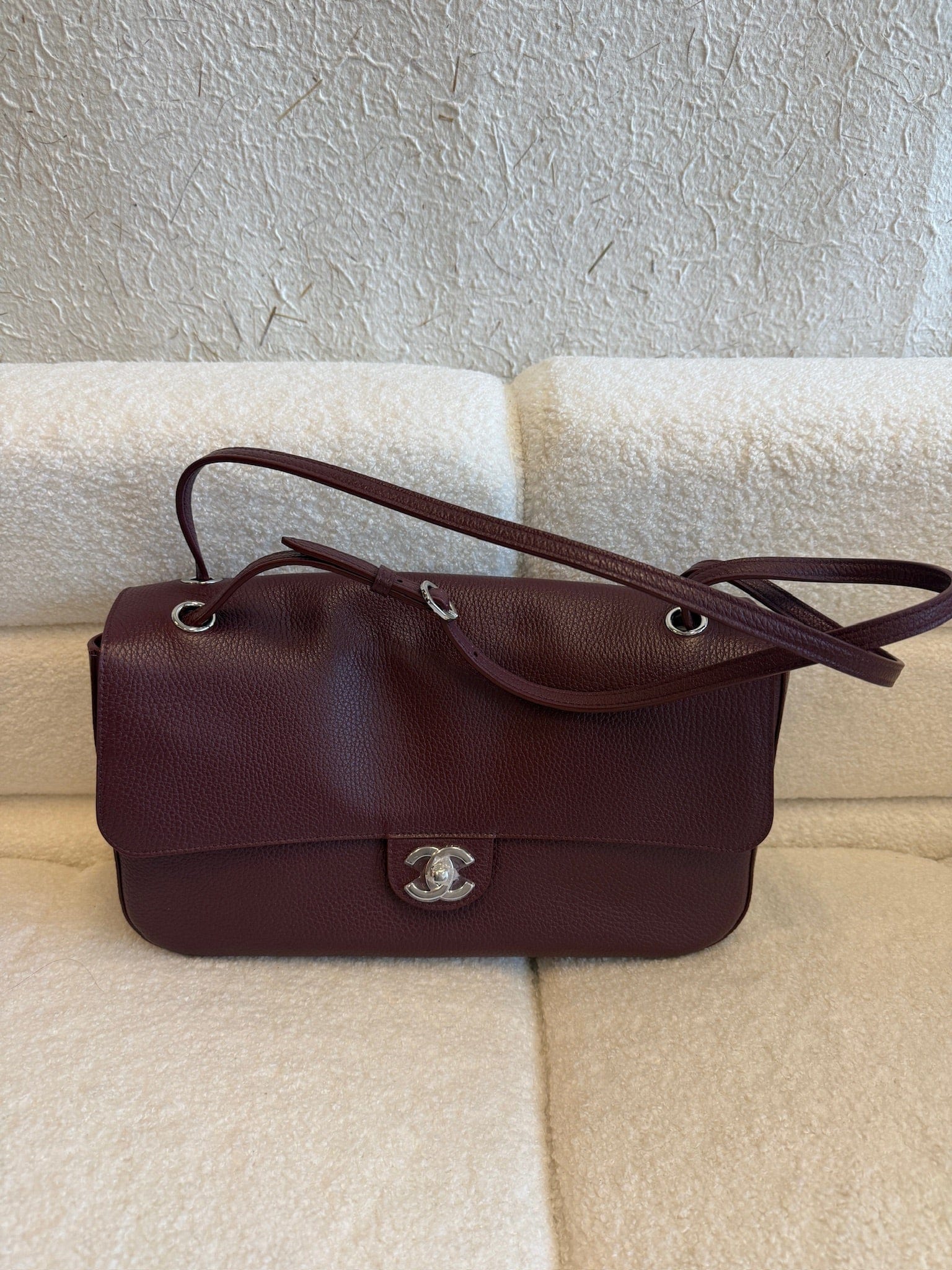 Luxury Promise Chanel Maxi Flap bag Grained Calfskin & Silver Metal
