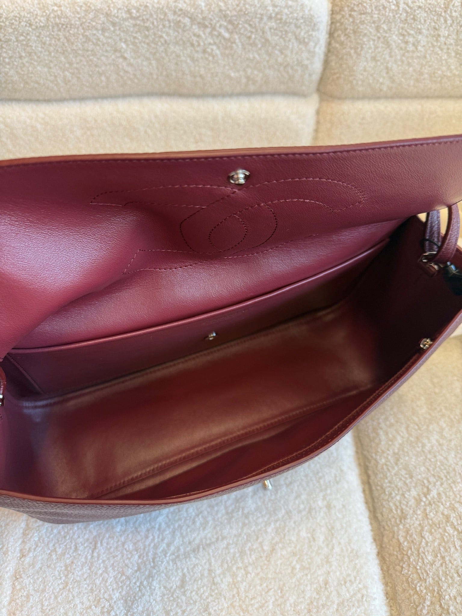 Luxury Promise Chanel Maxi Flap bag Grained Calfskin & Silver Metal