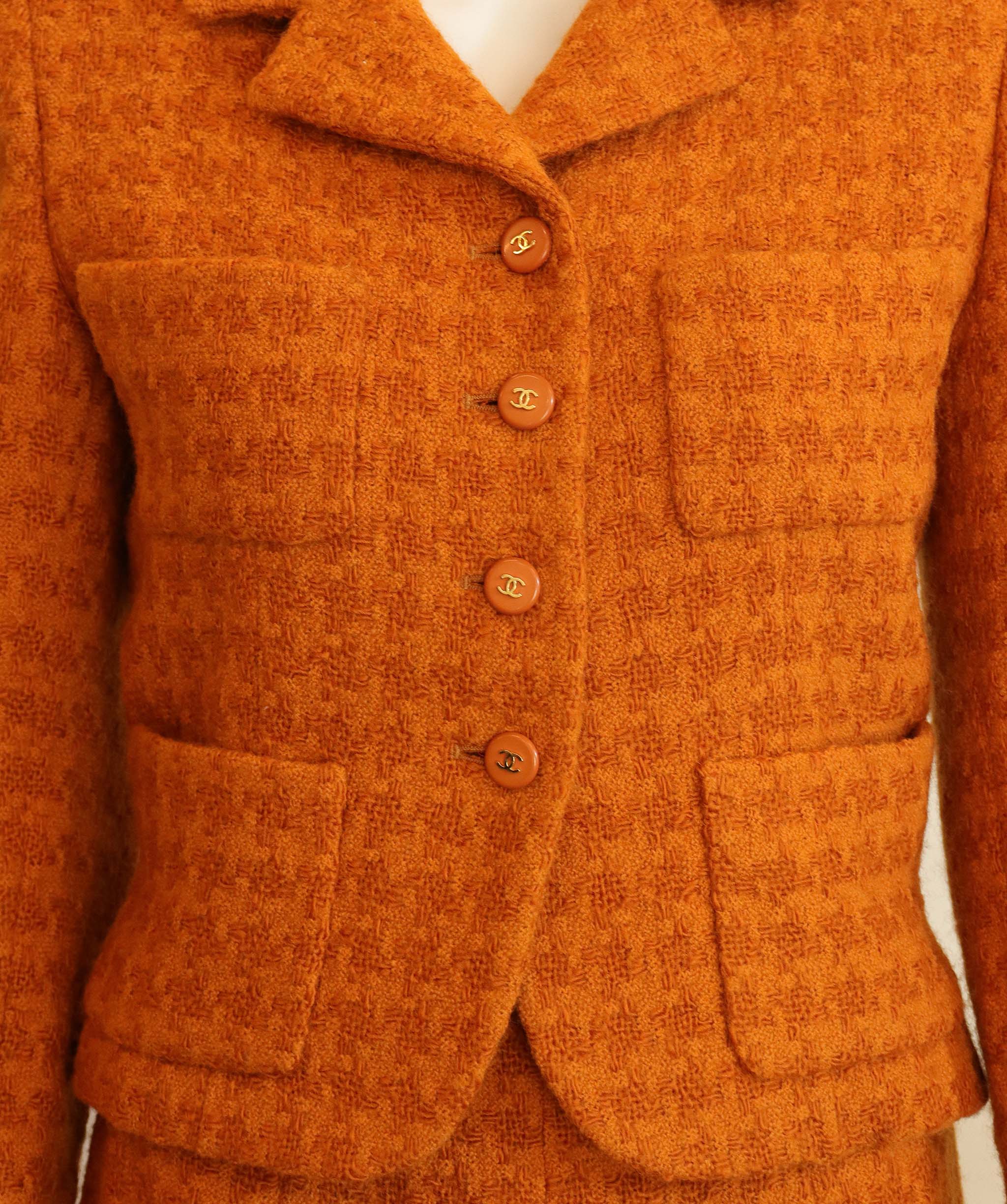 Luxury Promise Chanel orange set FT526