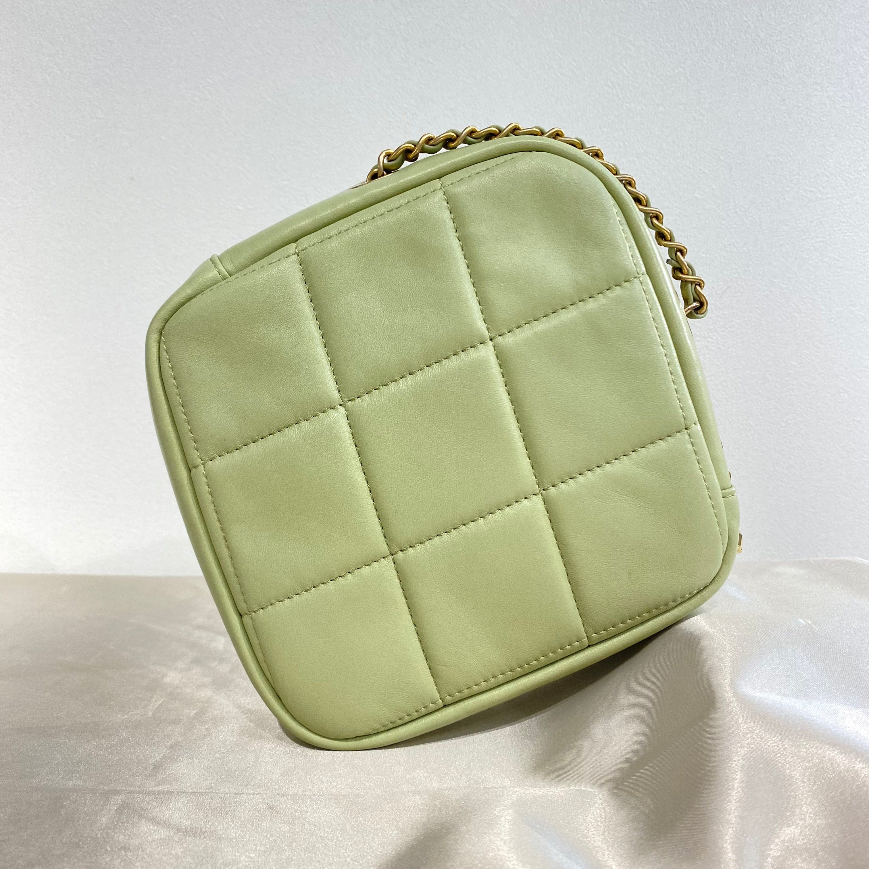 Luxury Promise CHANEL RHOMBUS CHAIN SHOULDER BAG GREEN LAMB SKIN 90213930