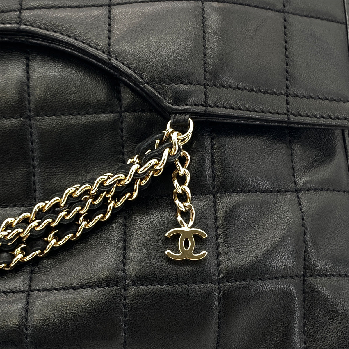 LUXURY PROMISE CHANEL VINTAGE CHOCOLATE BAR CHAIN HAND SHOULDER BAG BLACK LAMB SKIN 90282759