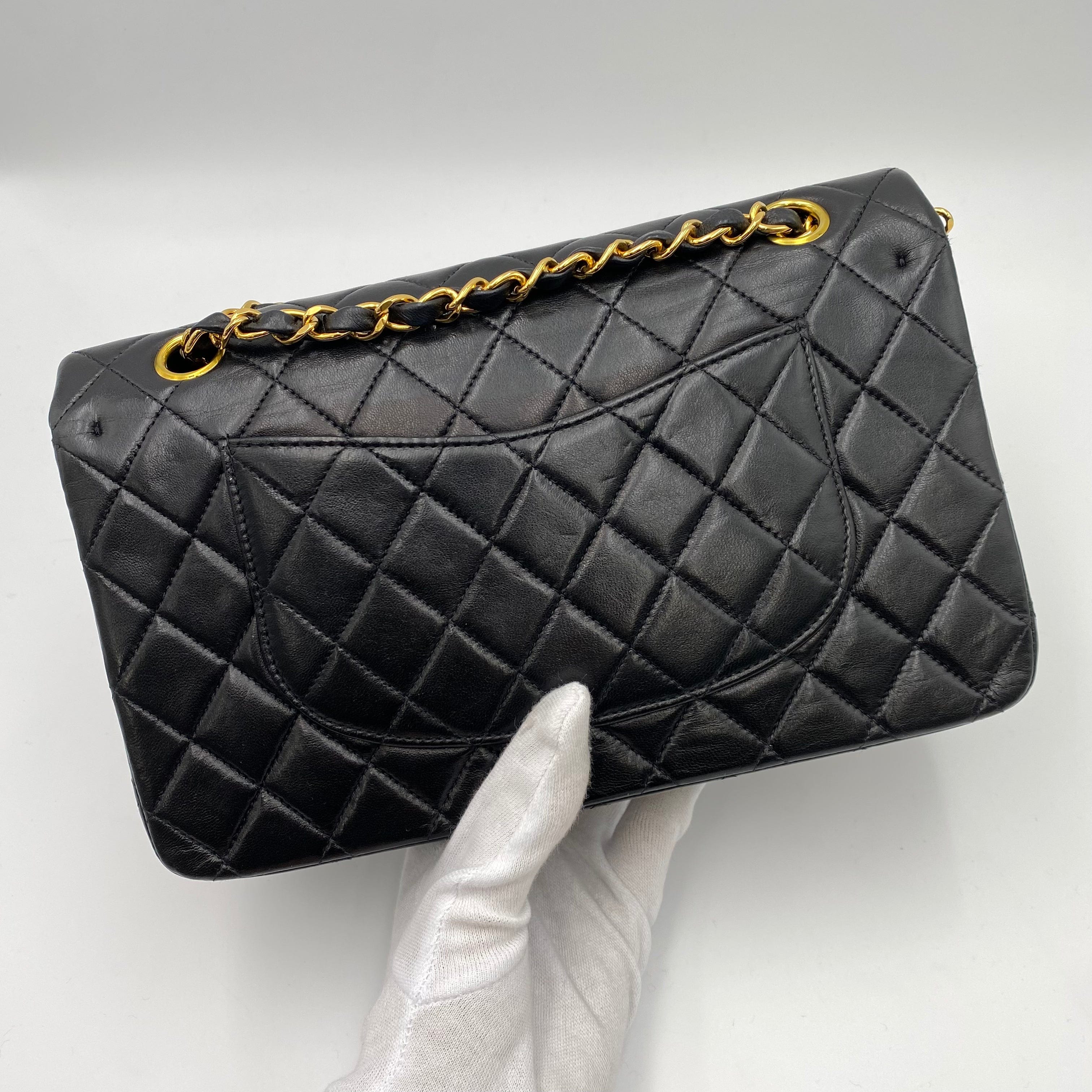Luxury Promise CHANEL VINTAGE CLASSIC FLAP MEDIUM CHAIN SHOULDER BAG BLACK LAMB SKIN 90219630
