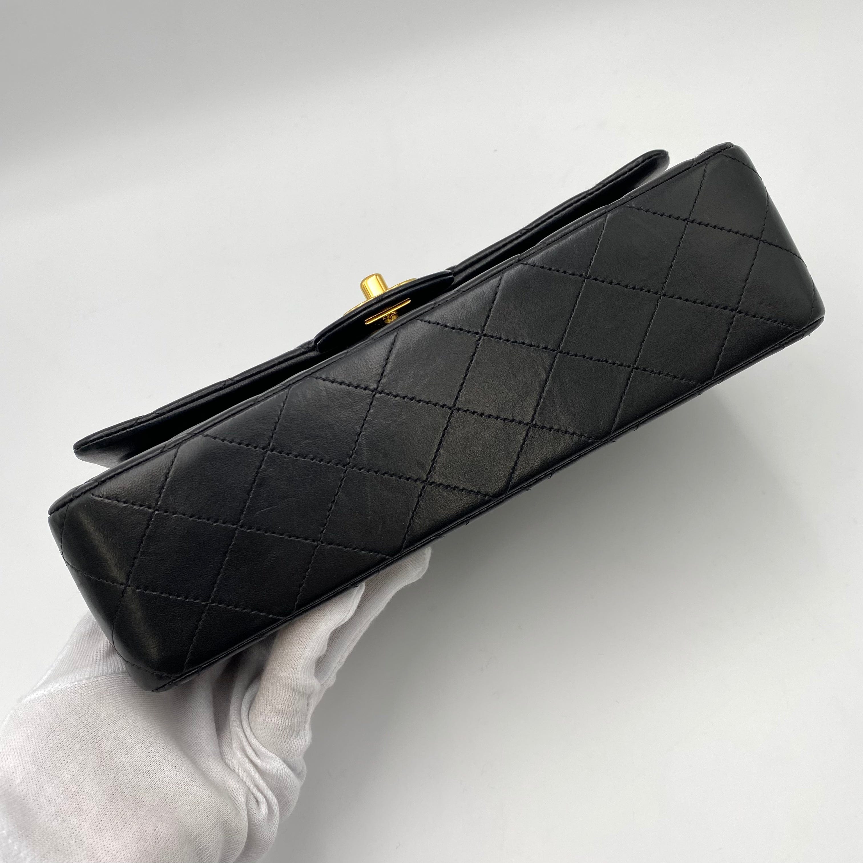 Luxury Promise CHANEL VINTAGE CLASSIC FLAP MEDIUM CHAIN SHOULDER BAG BLACK LAMB SKIN 90219630