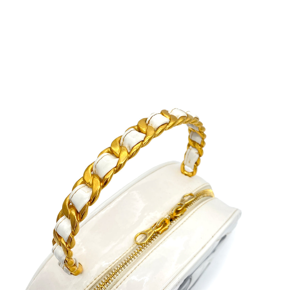 LUXURY PROMISE CHANEL VINTAGE ROUND VANITY HAND BAG WHITE BLACK ENAMEL 90260133