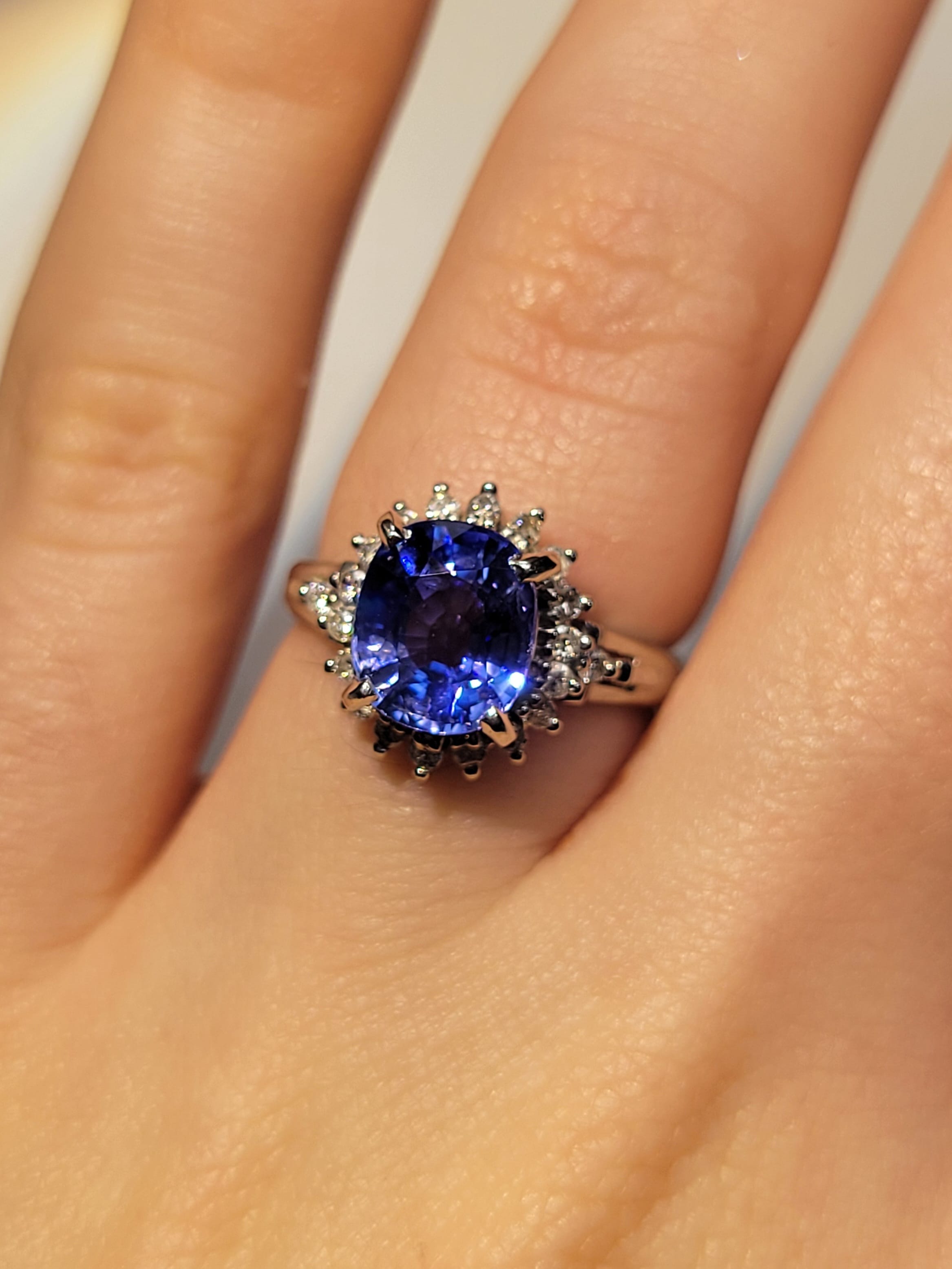 Luxury Promise Cornflower Blue Sapphire Ring in Pt900 / S2.63ct / D0.25ct (5.5us) 2925 JJC0543