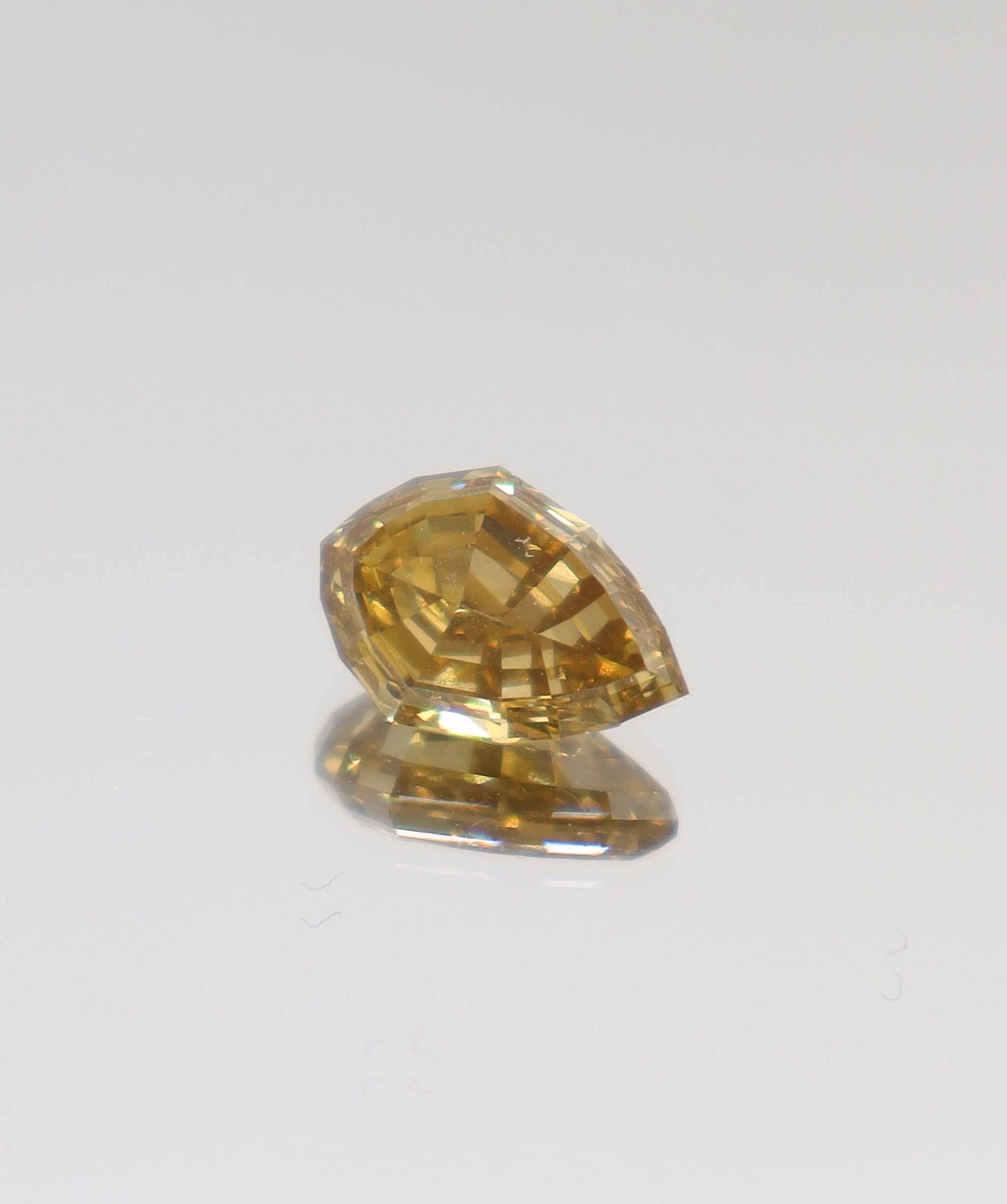 Luxury Promise 2.54ct greenish champagne antique step-cut pear diamond DXBCS4384