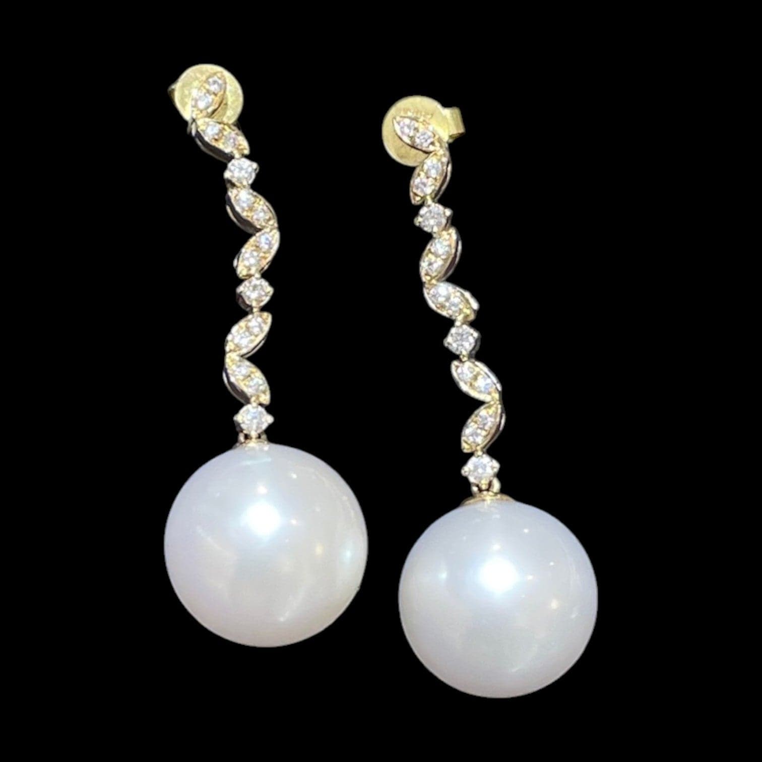 Luxury Promise South Sea White Pearl 12.5mm & 0.264ct Diamond Earrings set in 18K White Gold
