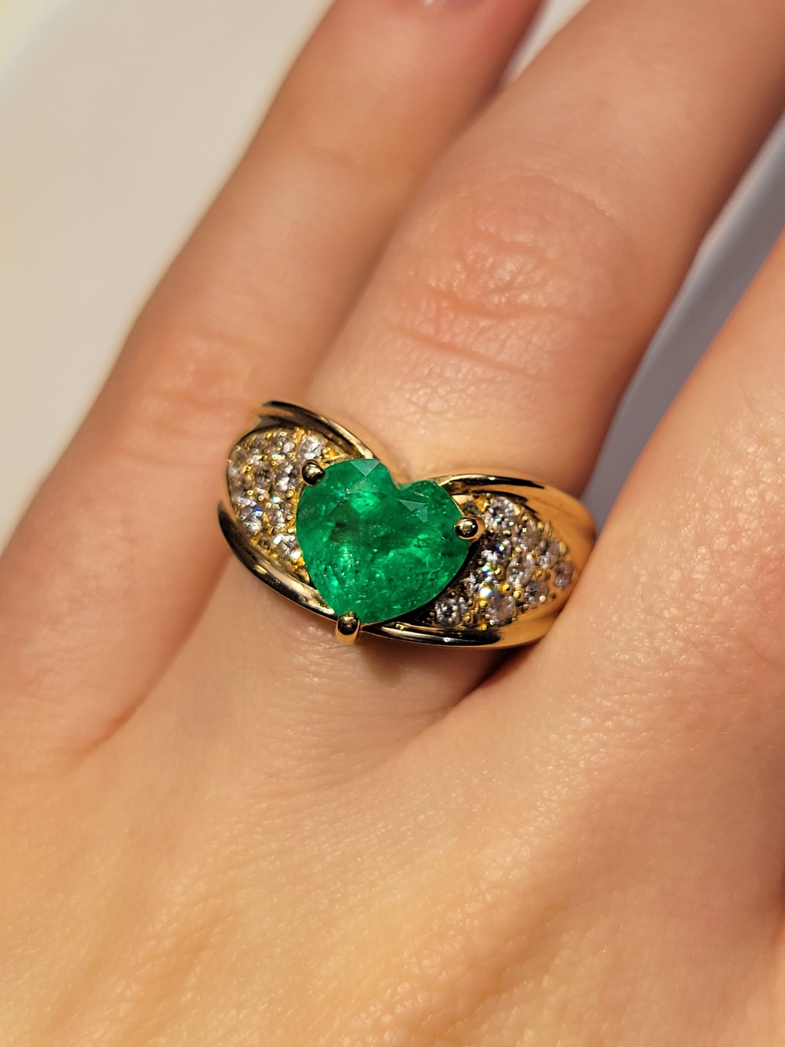 Luxury Promise Emerald Ring in 18K \ E2.55ct / D0.56ct (6.25us) 5197 JJC0553