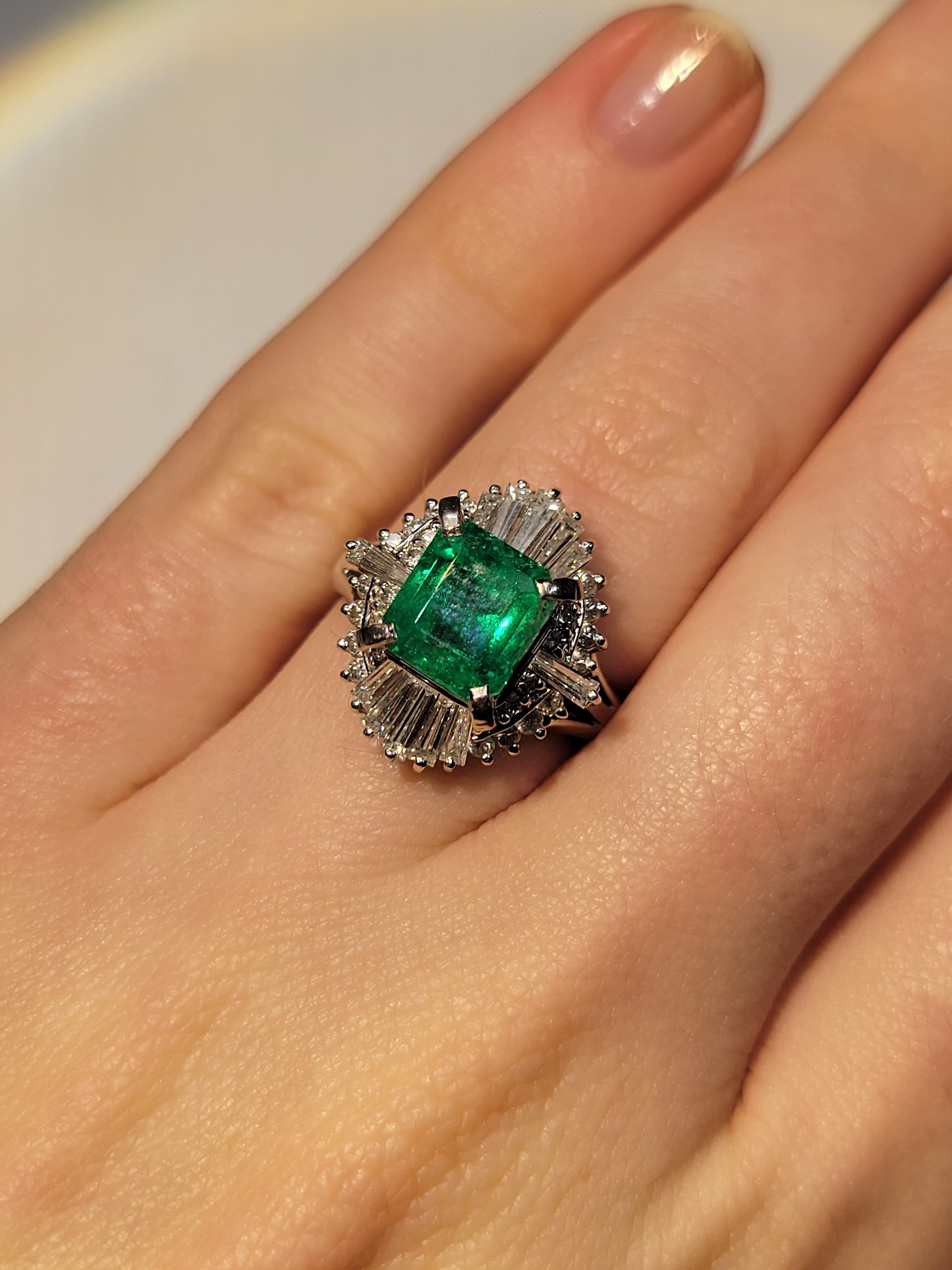 Luxury Promise Emerald Ring in Pt900 / E2.56ct / D1.07ct (6.5us) 4451 JJC0563