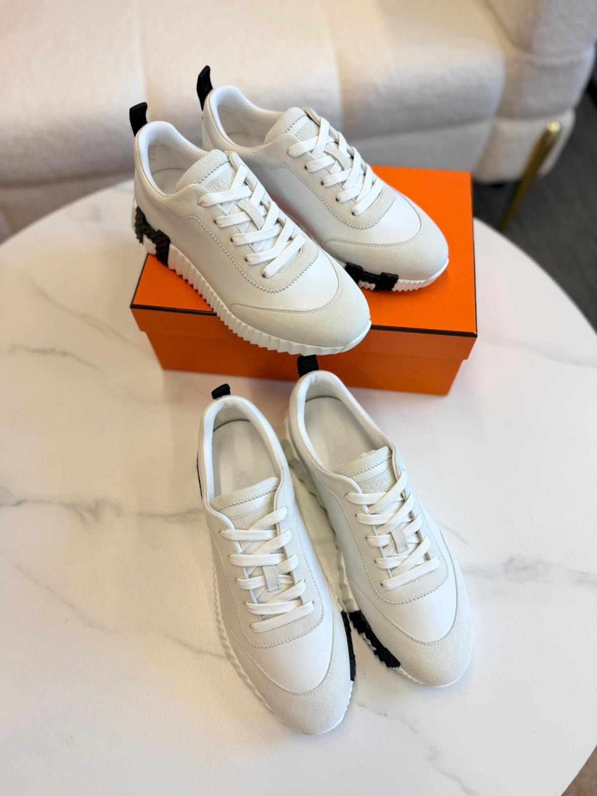 Luxury Promise EU 39 - Hermès H Logo White Sneakers