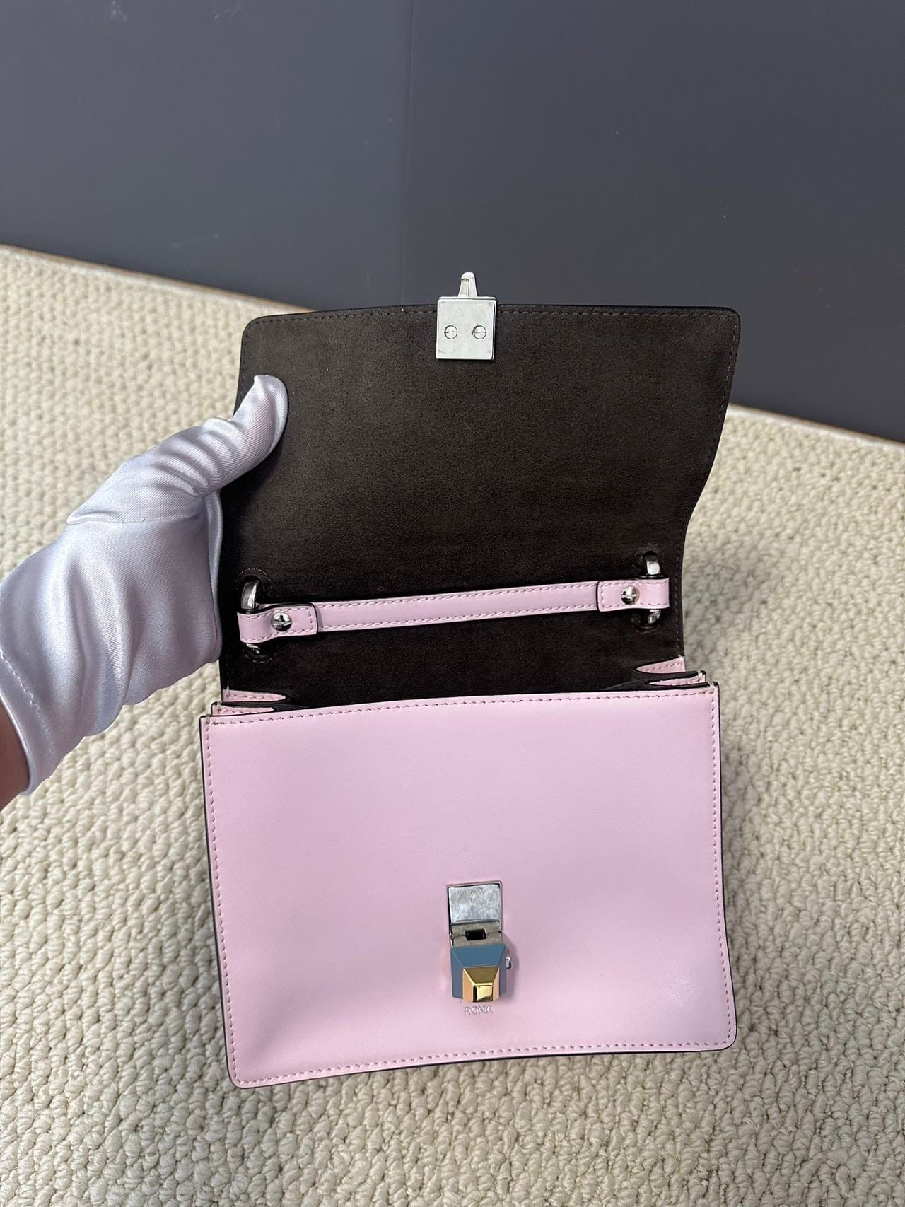 Luxury Promise Fendi Kan I Small Light Pink Leather Shoulder Bag
