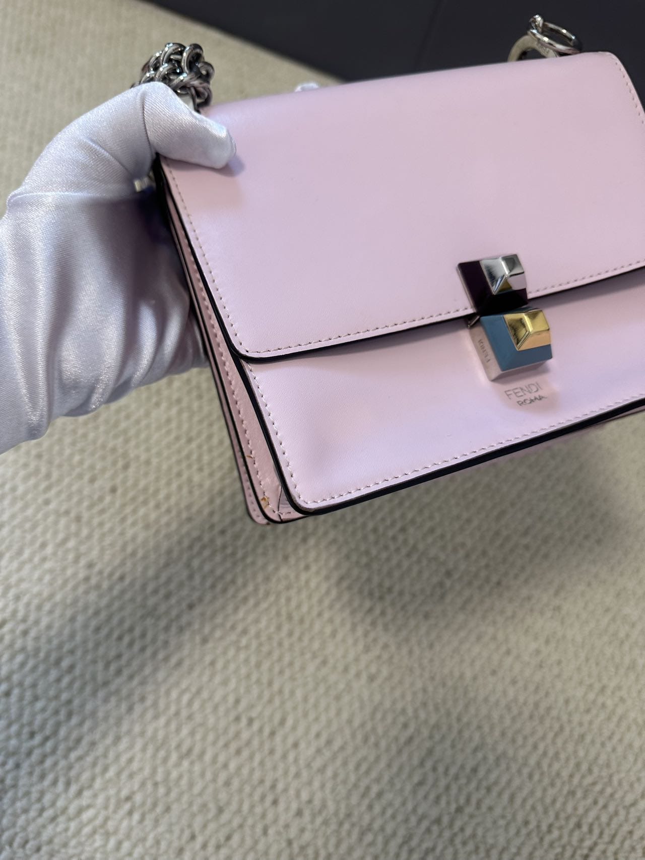 Luxury Promise Fendi Kan I Small Light Pink Leather Shoulder Bag