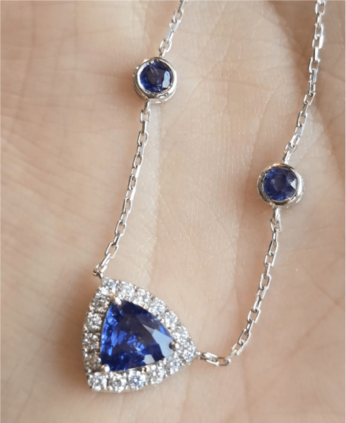 Luxury Promise 1.09ct Triangle Sapphire Necklace SYCB42