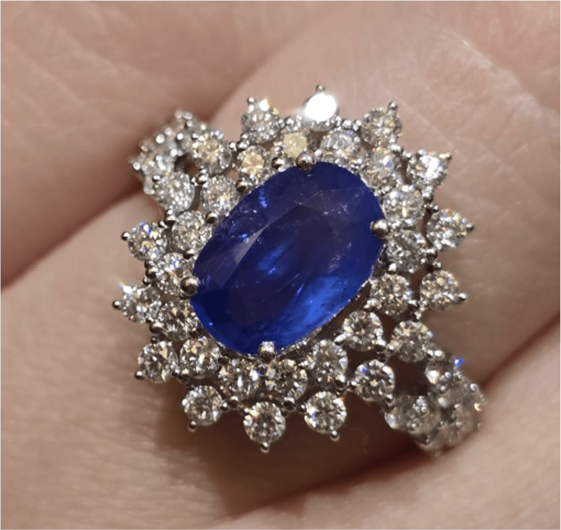 Luxury Promise 1.90ct Unheated Burma Sapphire Ring with natural diamonds in 18K gold setting SYCB7