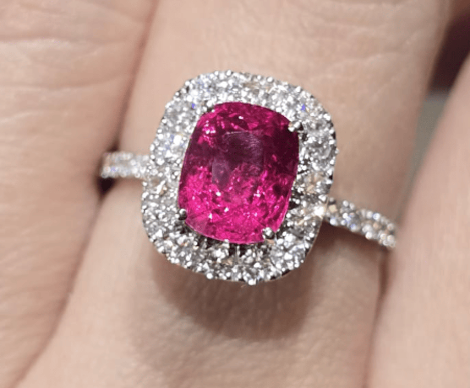 Luxury Promise 2.25ct Unheated Burma Spinel Ring SYCB18