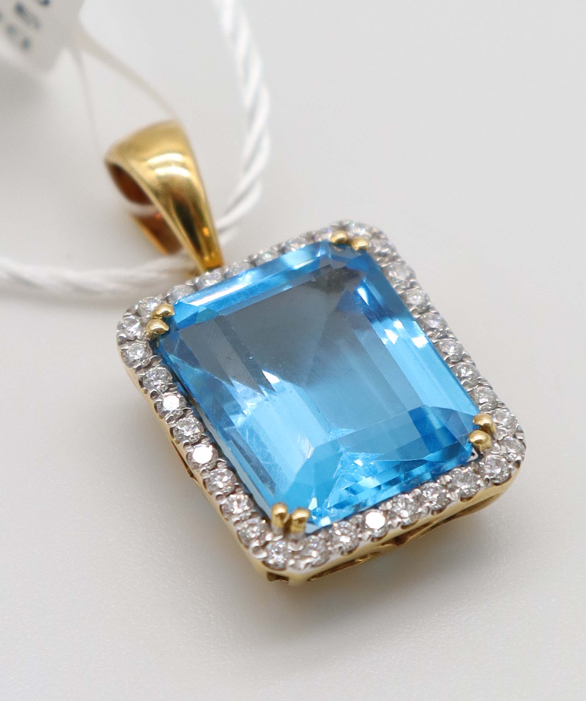 Luxury Promise 6.74ct Blue Topaz Diamond Pendant in 18K Yellow Gold DXBCS5078