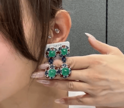 Luxury Promise K18WG Minor INT. GREEN Emerald EARRING CX8949
