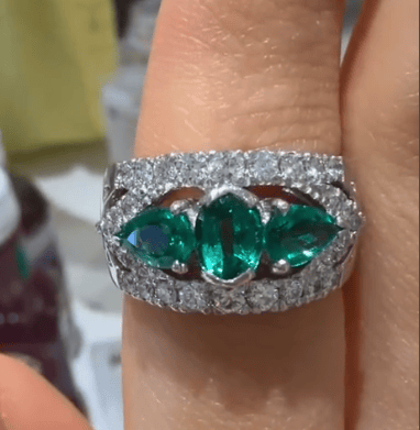 Luxury Promise PT900 Colombian Emerald Ring PS652517B120