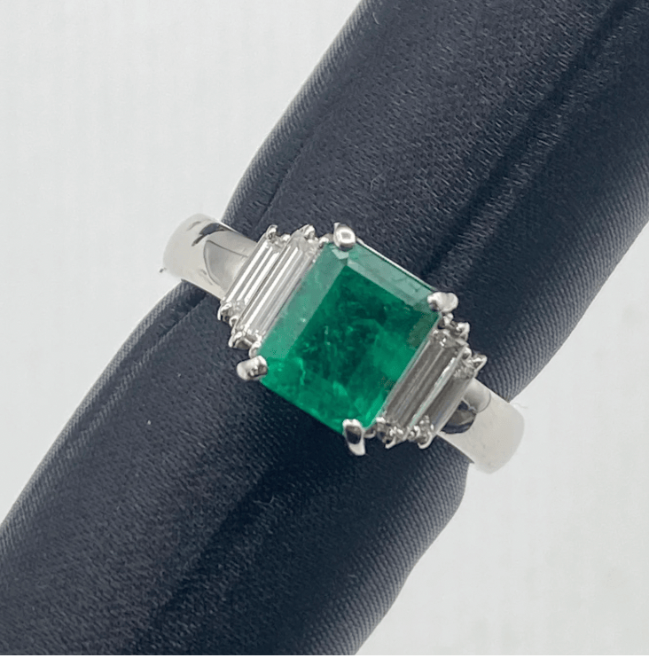 Luxury Promise Pt900 Emerald Ring E1.69 D0.54 8.1g US 7 55230