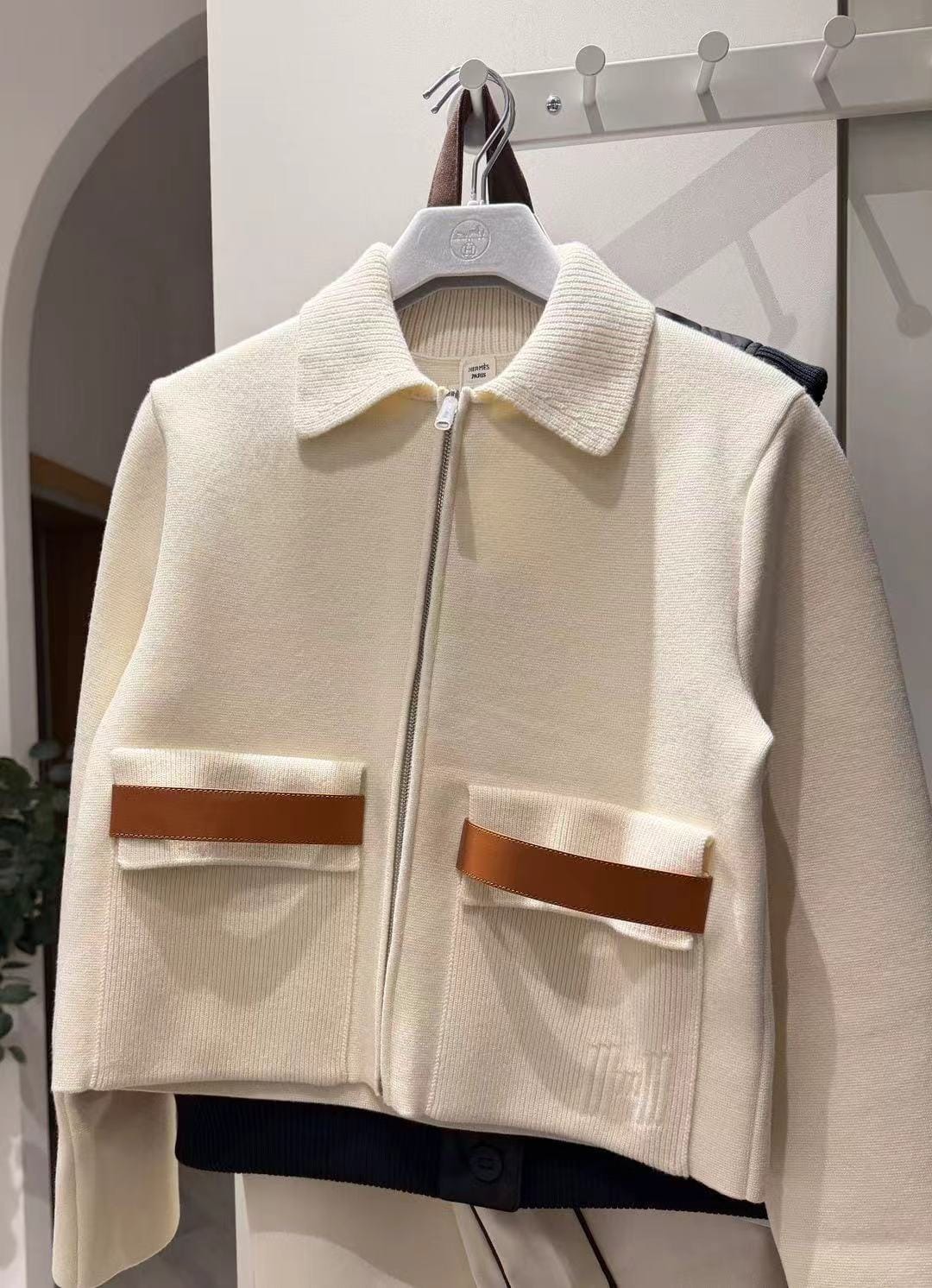 Luxury Promise FR40 - Hermes Jacket with pockets
