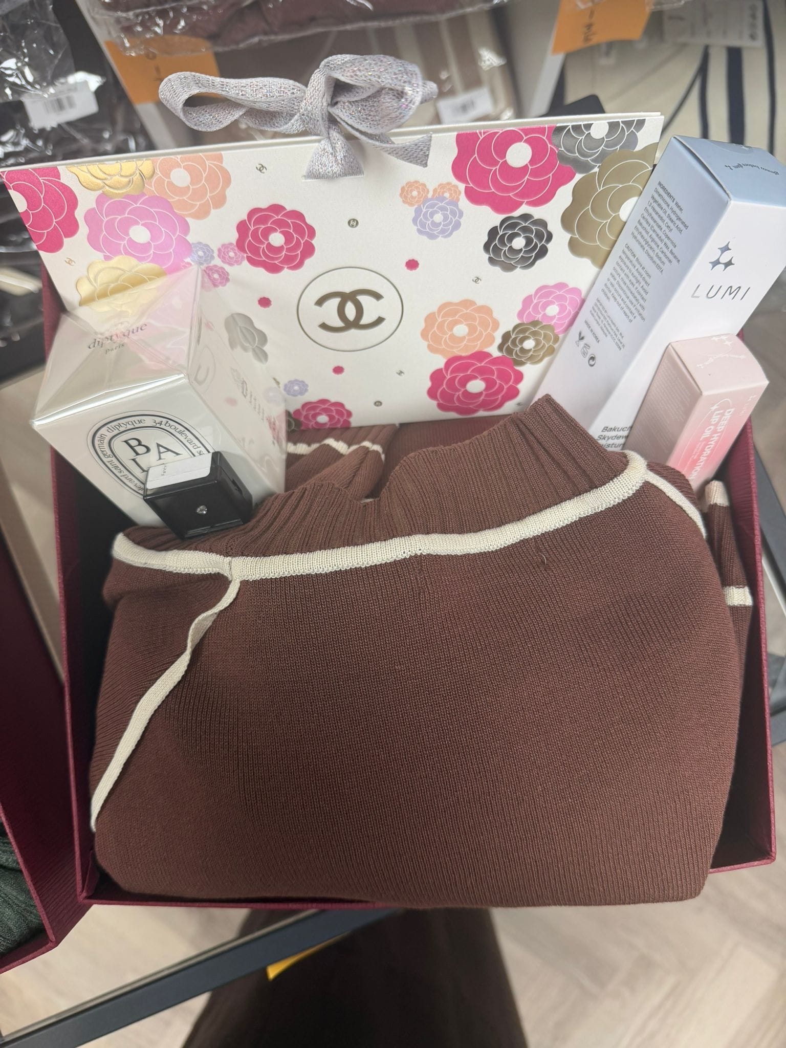 LUXURY PROMISE Moments of Care Gift Box 3 AKC0688