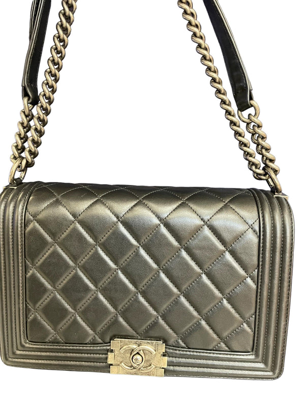 Luxury Promise Chanel Classic Medium Boy Bag in Lambskin Black