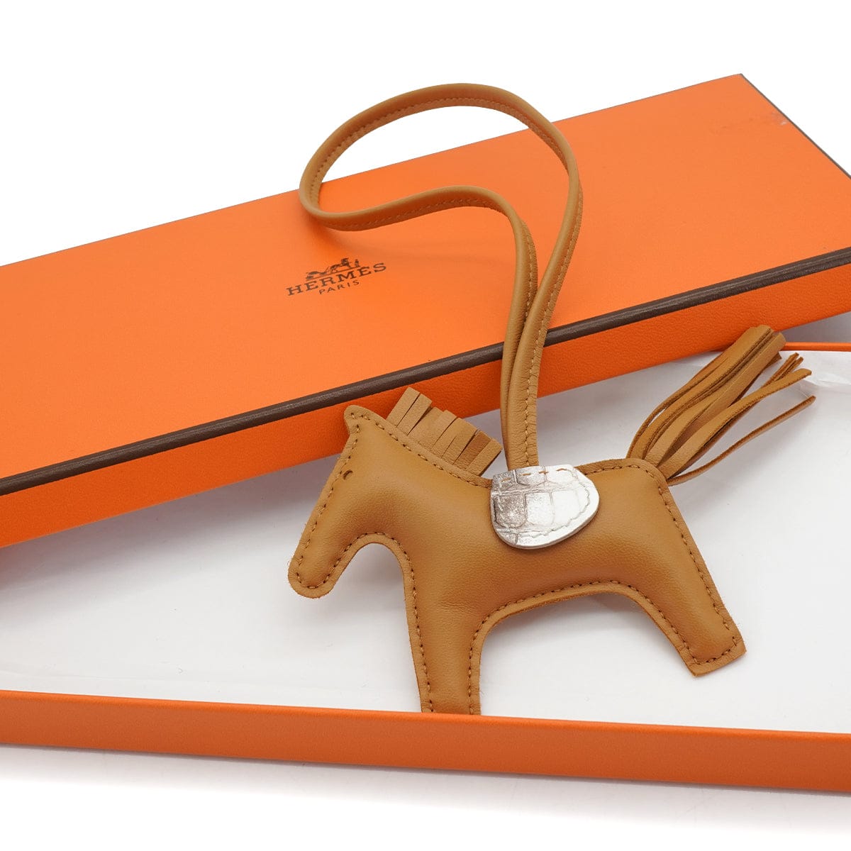 Luxury Promise HERMES BAG CHARM RODEO PM TOUCH SESAMI HIMALAYA AGNEAU MILO CROCODILE NILOTICUS MAT 2025 K STAMP 90344392
