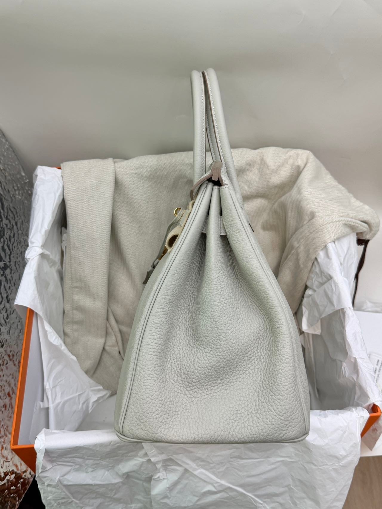 LUXURY PROMISE Hermès Birkin 35 Togo Pearl Gray Gold Hardware Y Stamp