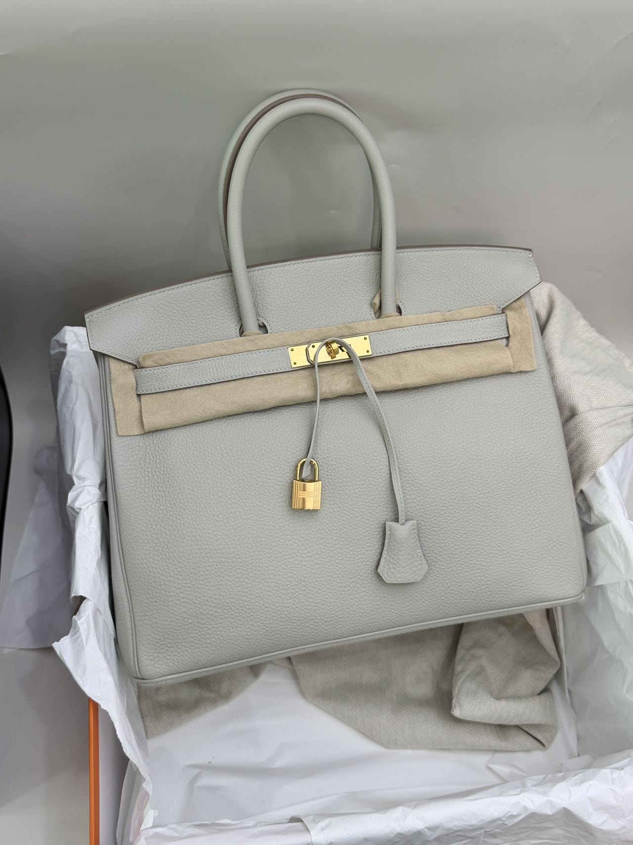 LUXURY PROMISE Hermès Birkin 35 Togo Pearl Gray Gold Hardware Y Stamp
