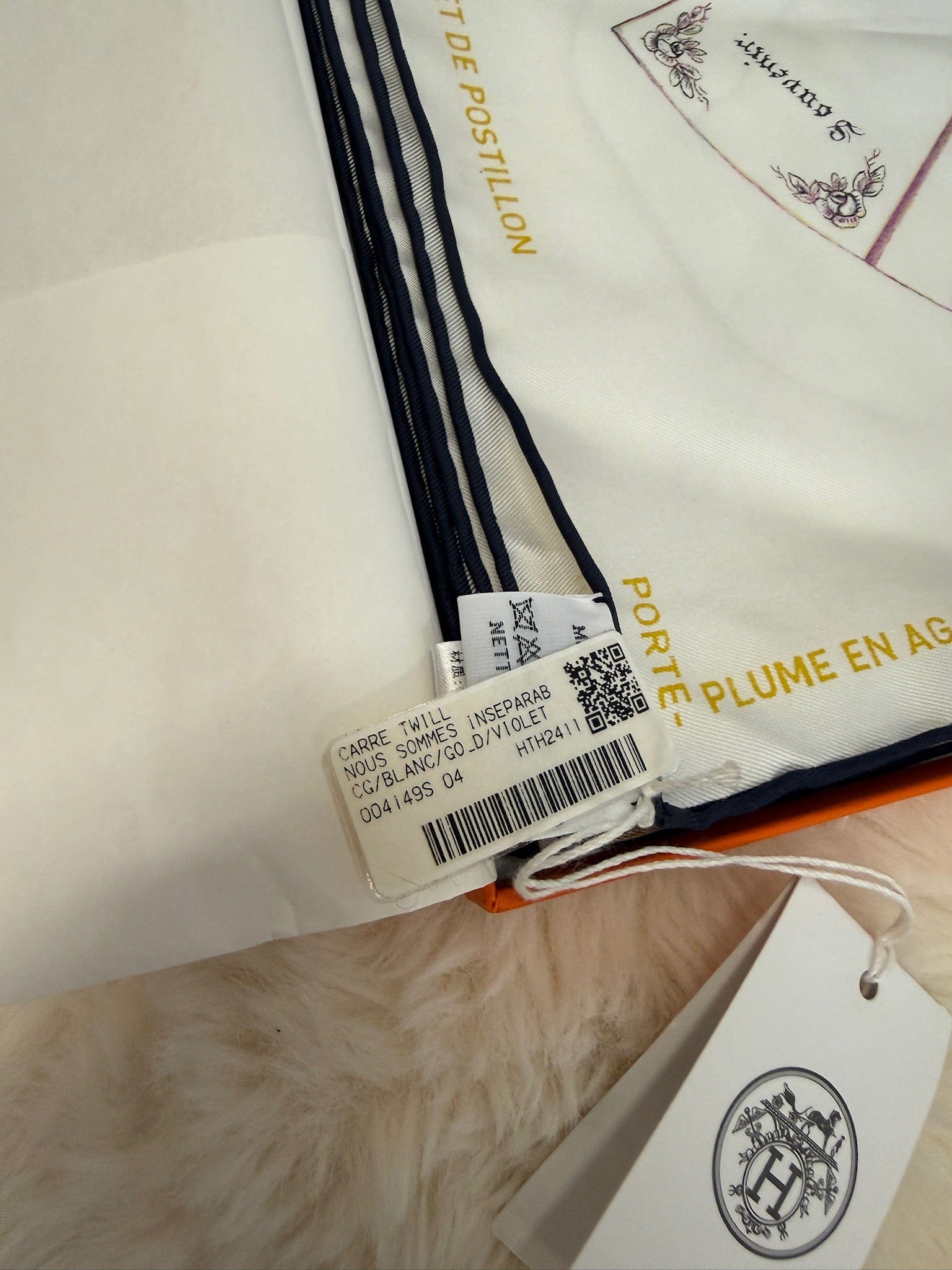 Luxury Promise Hermès Carré 90 Silk Scarf - New with box