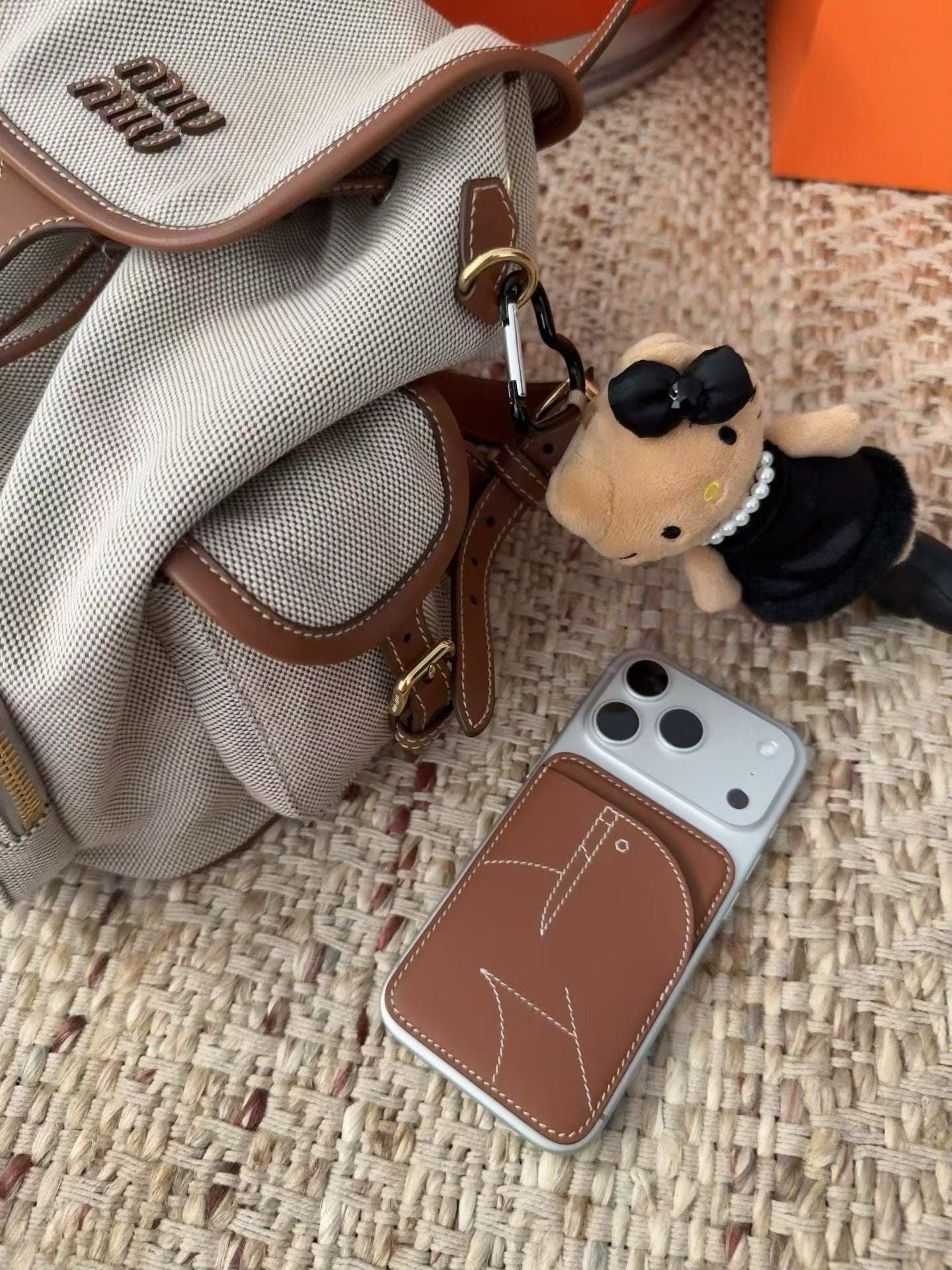 Luxury Promise Hermès Elephant Motif Magnetic Card Holder