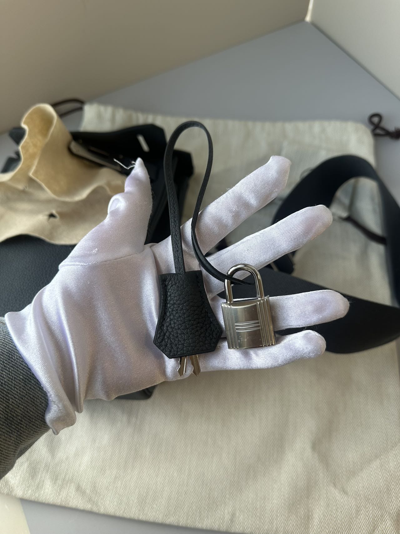 LUXURY PROMISE Hermès Hac a Dos PM Gris Misty Togo Leather Palladium Hardware (W Stamp)