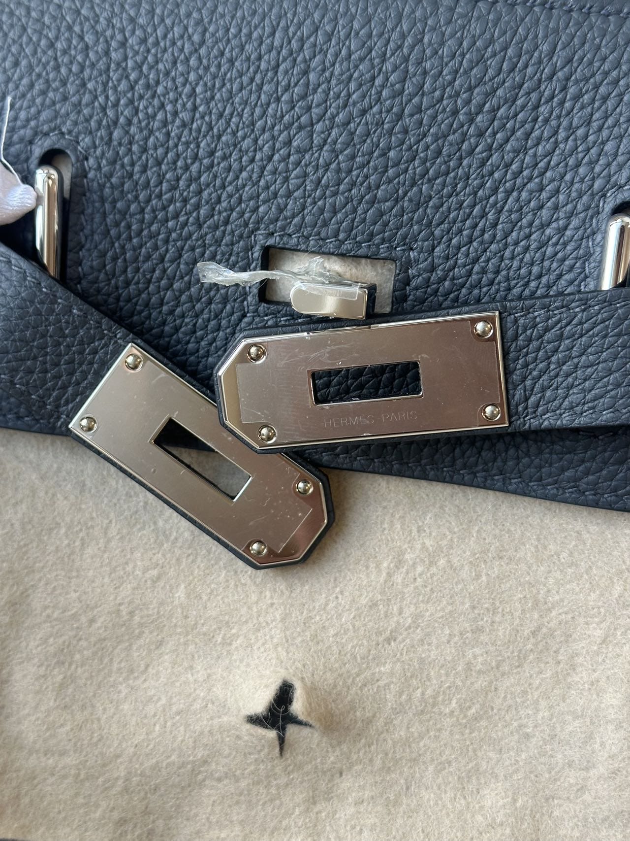 LUXURY PROMISE Hermès Hac a Dos PM Gris Misty Togo Leather Palladium Hardware (W Stamp)