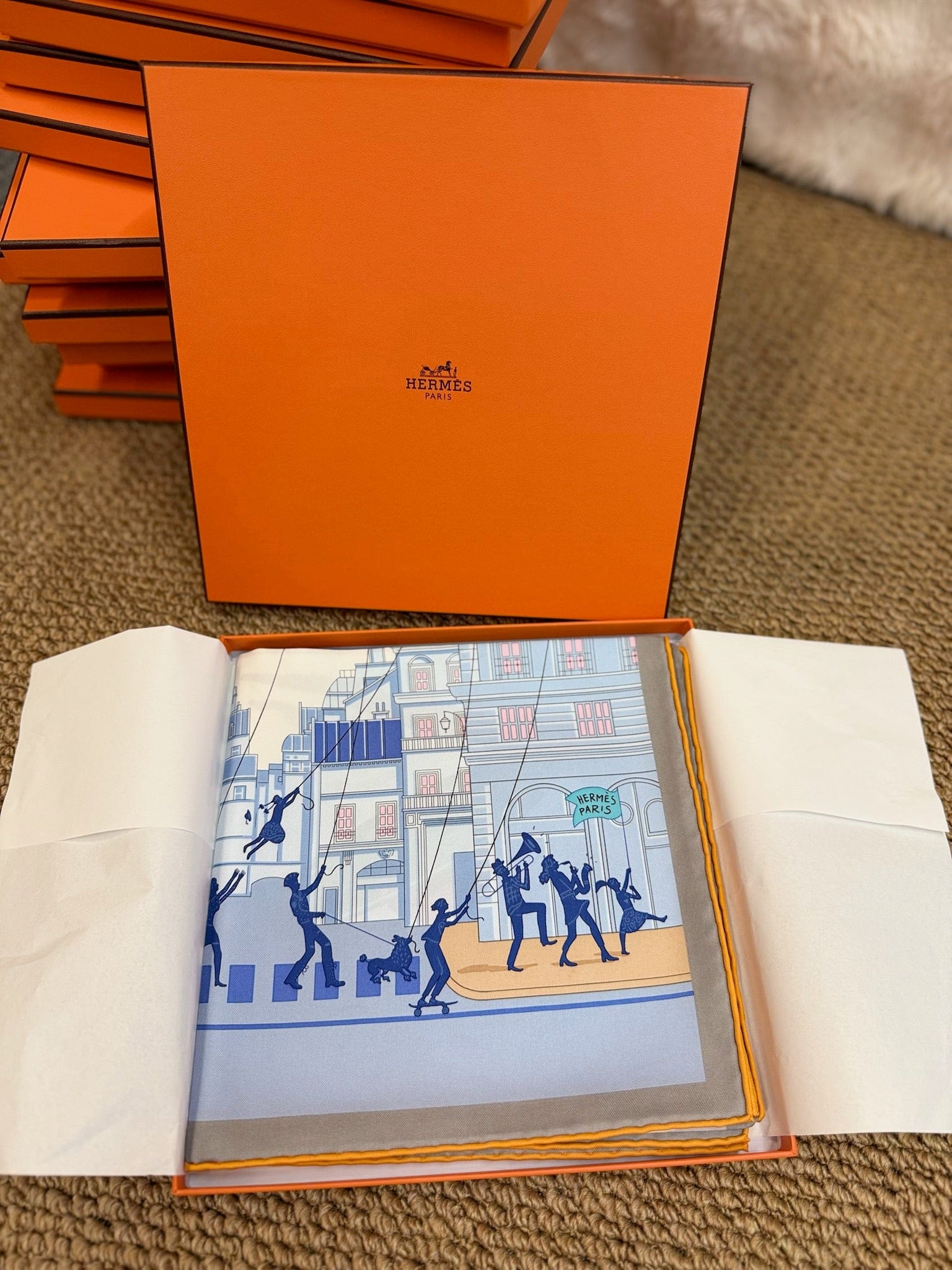 LUXURY PROMISE Hermès "Hermès Parade" 90cm Silk Scarf – Whimsical Balloon & Parade Motif – 2024 Autumn/Winter Collection