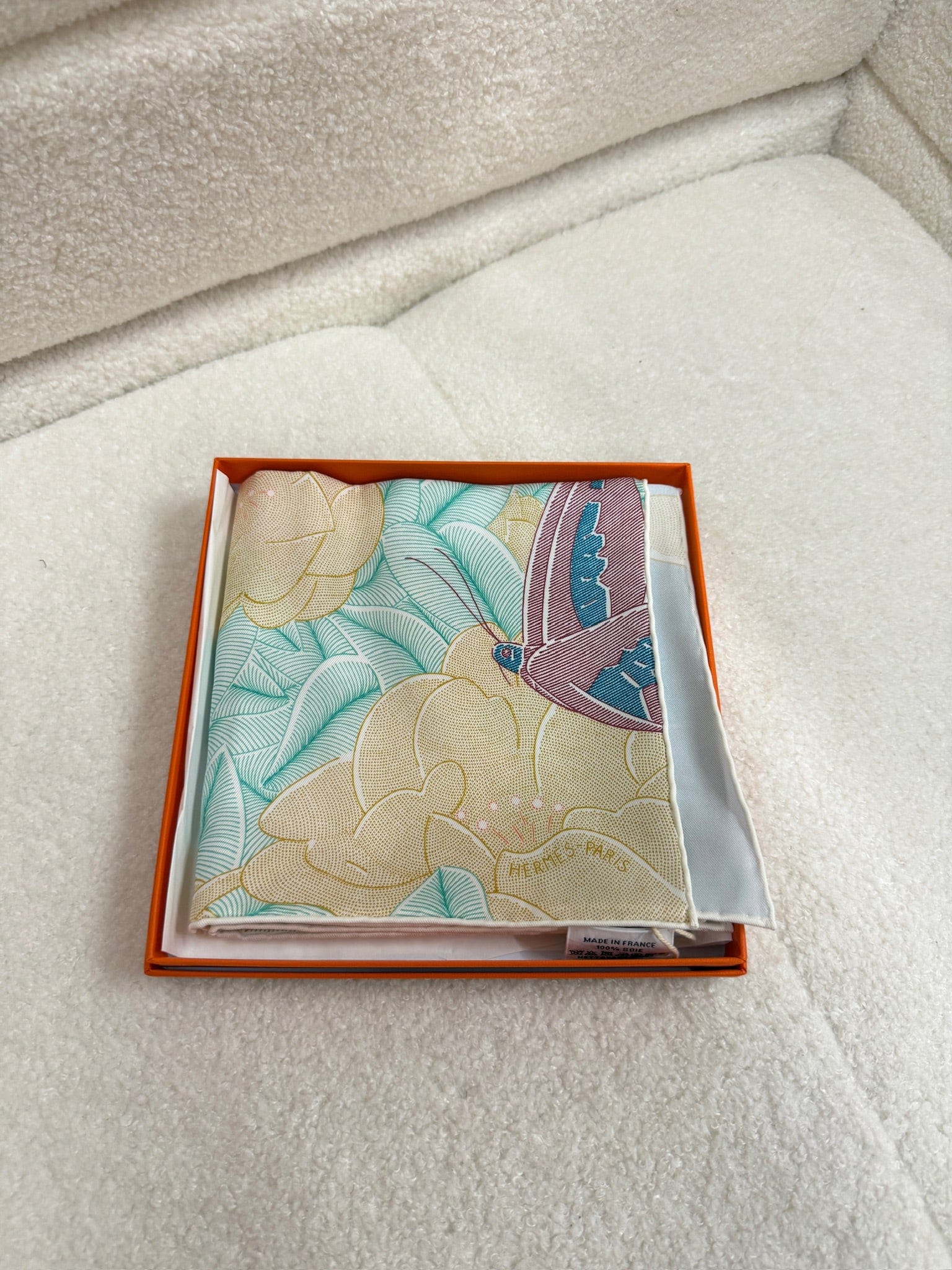 LUXURY PROMISE Hermès "Ivresse au Vent" 70cm Silk Scarf – Spring Rebirth & Freedom Motif – 2025 Spring/Summer Collection