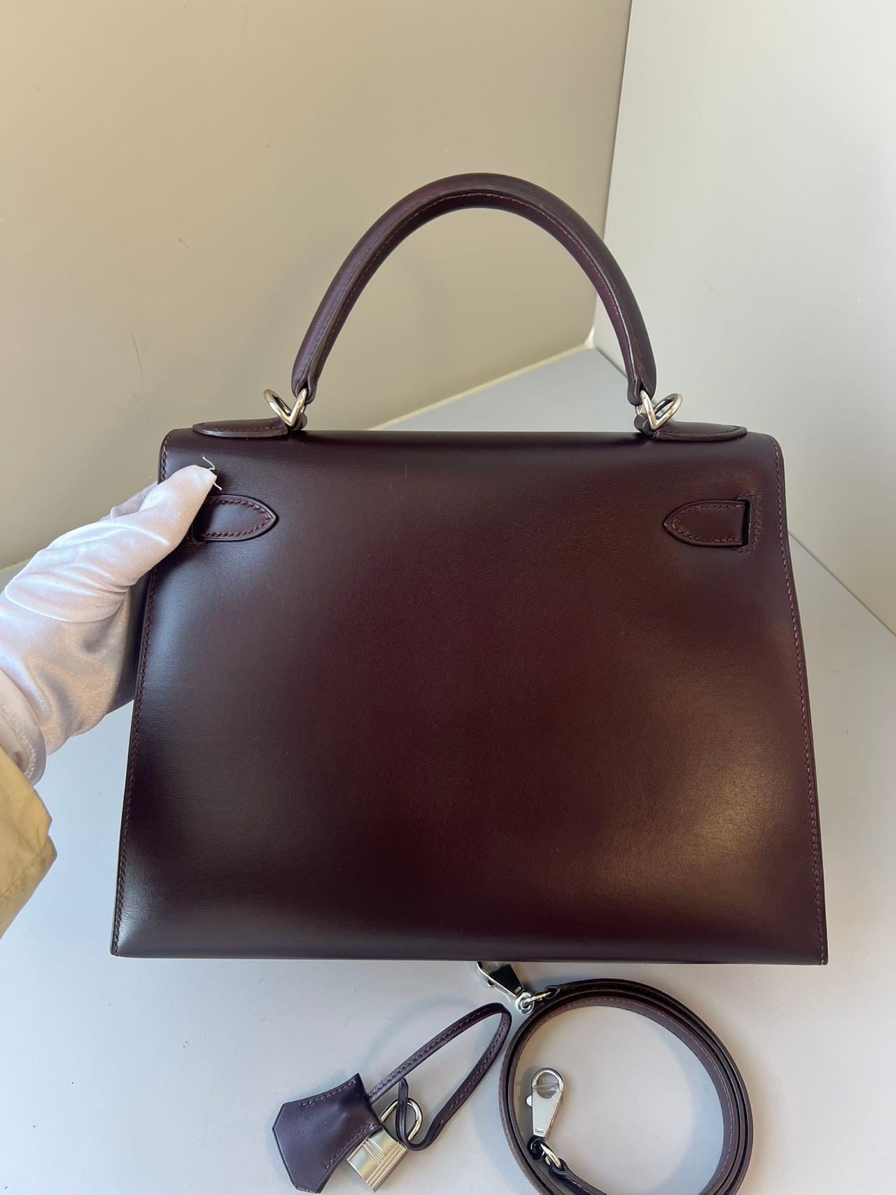 LUXURY PROMISE Hermès Kelly 28 Bordeaux Box | Vintage F | Mint Condition